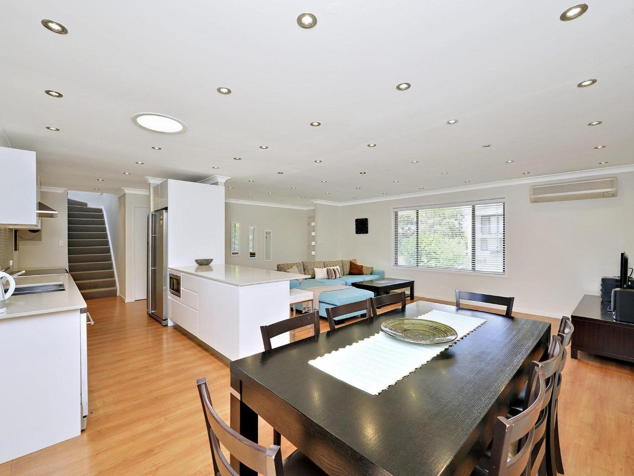 Beach House 8 Mistral Close large house with aircon