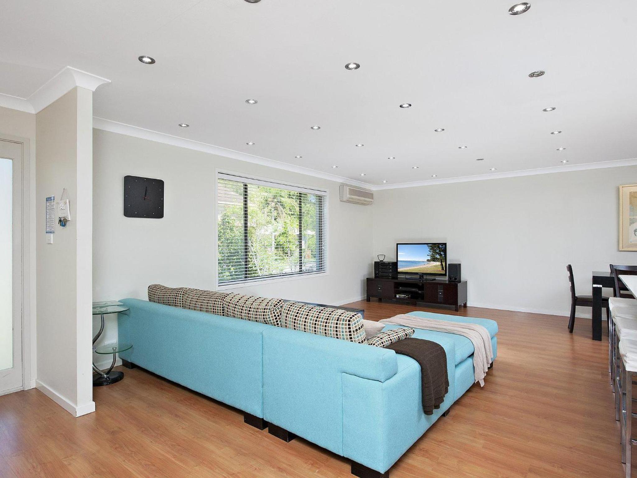 Beach House 8 Mistral Close large house with aircon