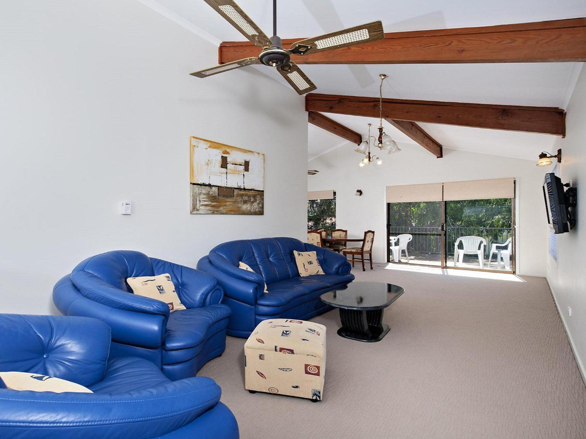Beach House 8 Mistral Close large house with aircon
