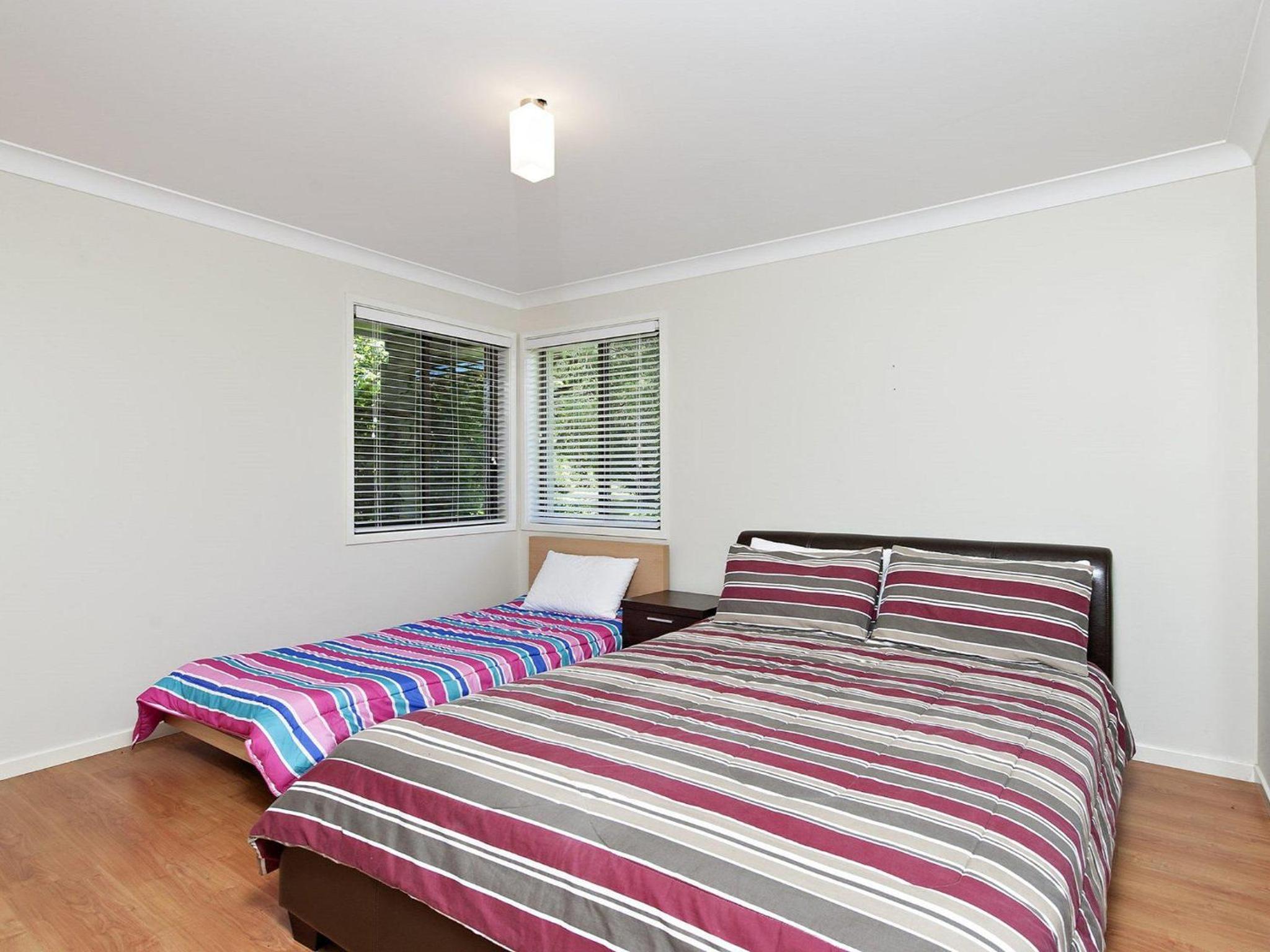 Beach House 8 Mistral Close large house with aircon