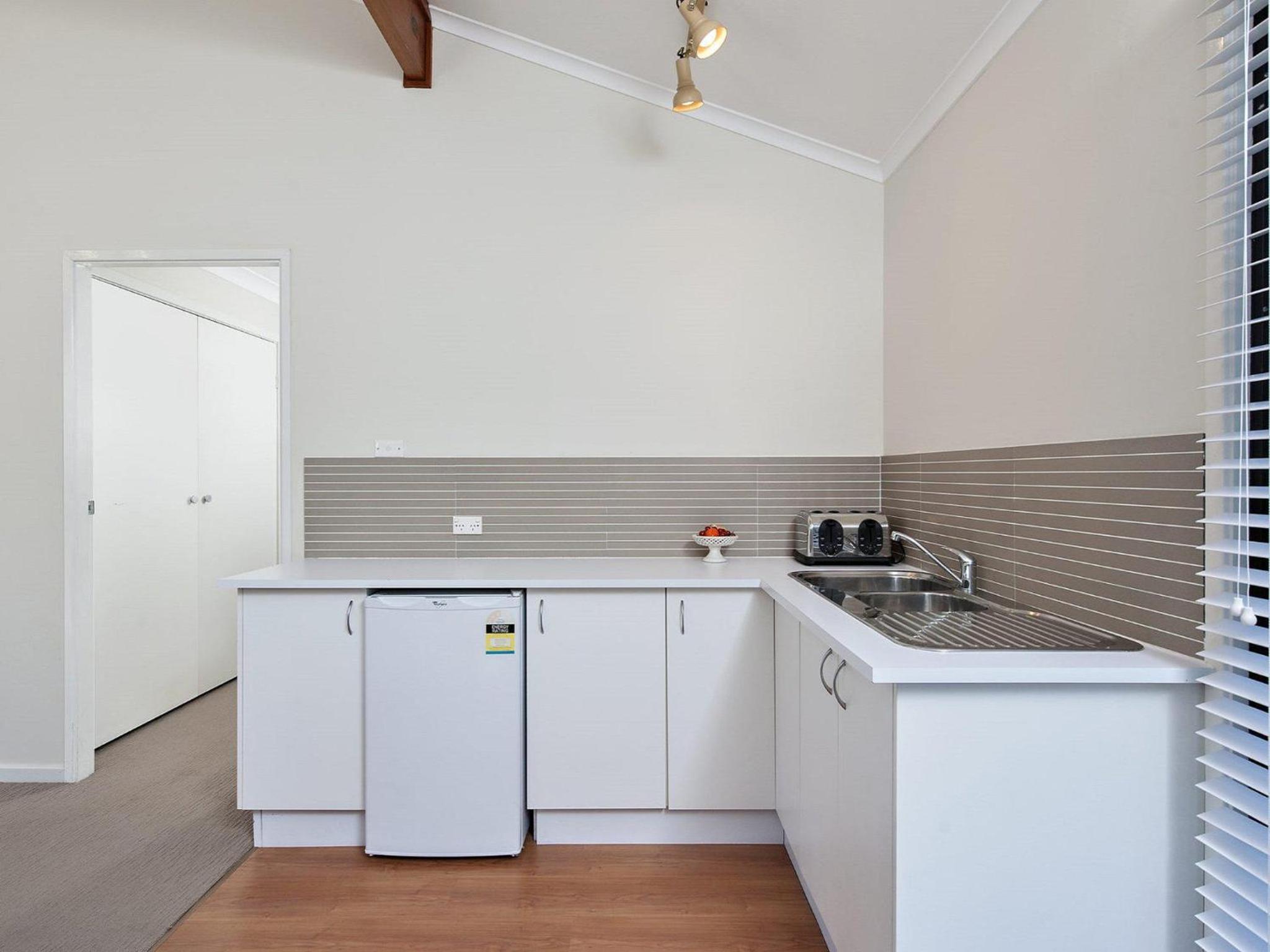 Beach House 8 Mistral Close large house with aircon