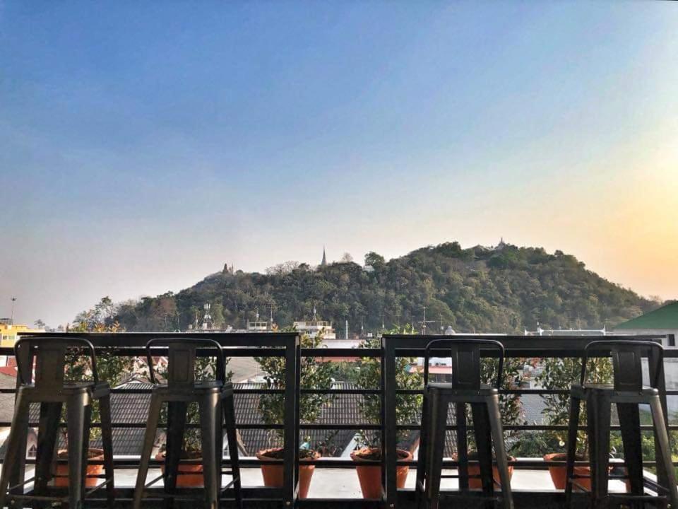 DAAD FAH home and cafe view 3