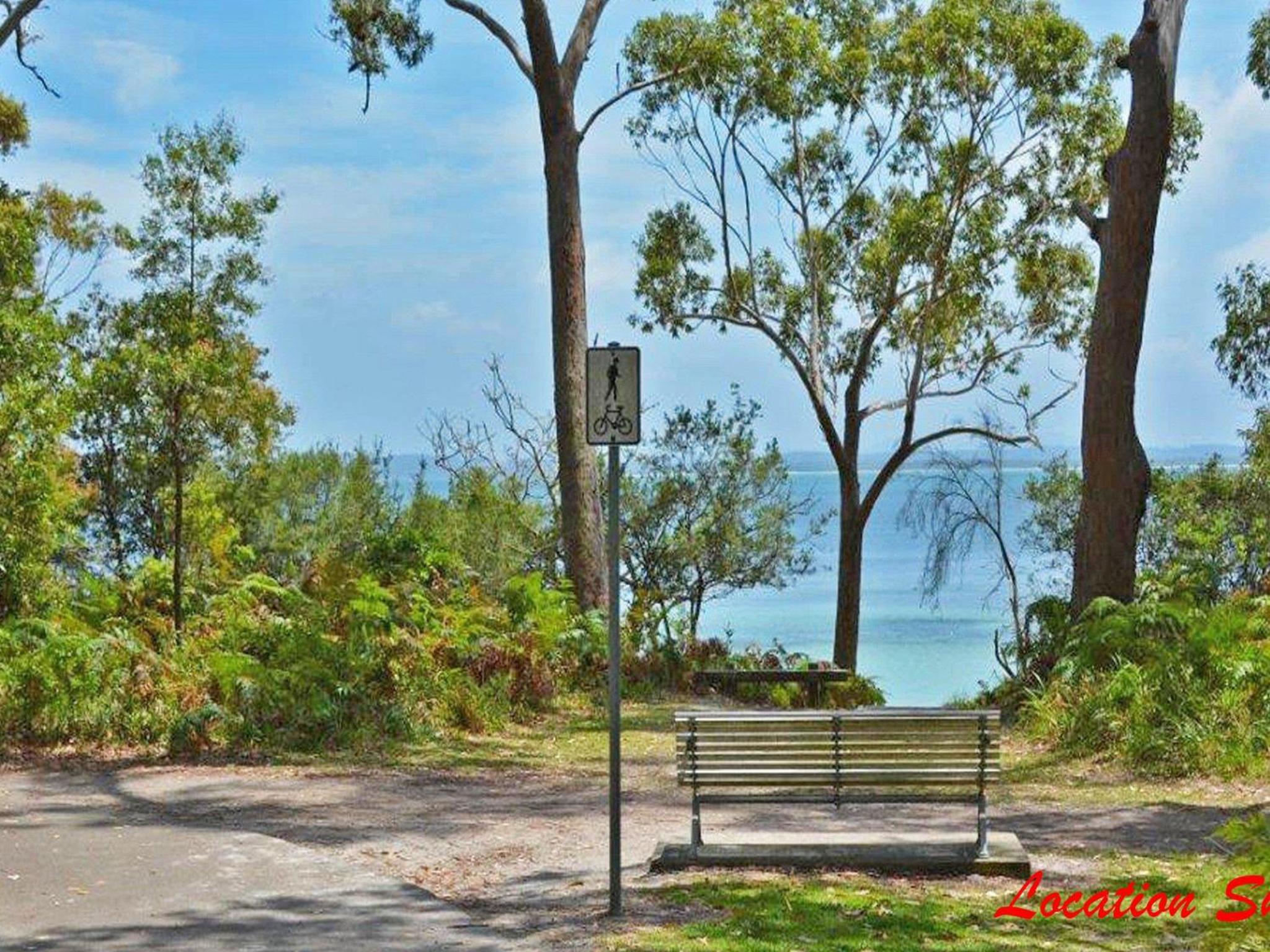 Evans Retreat cottage across the road from Sandy Point Beach