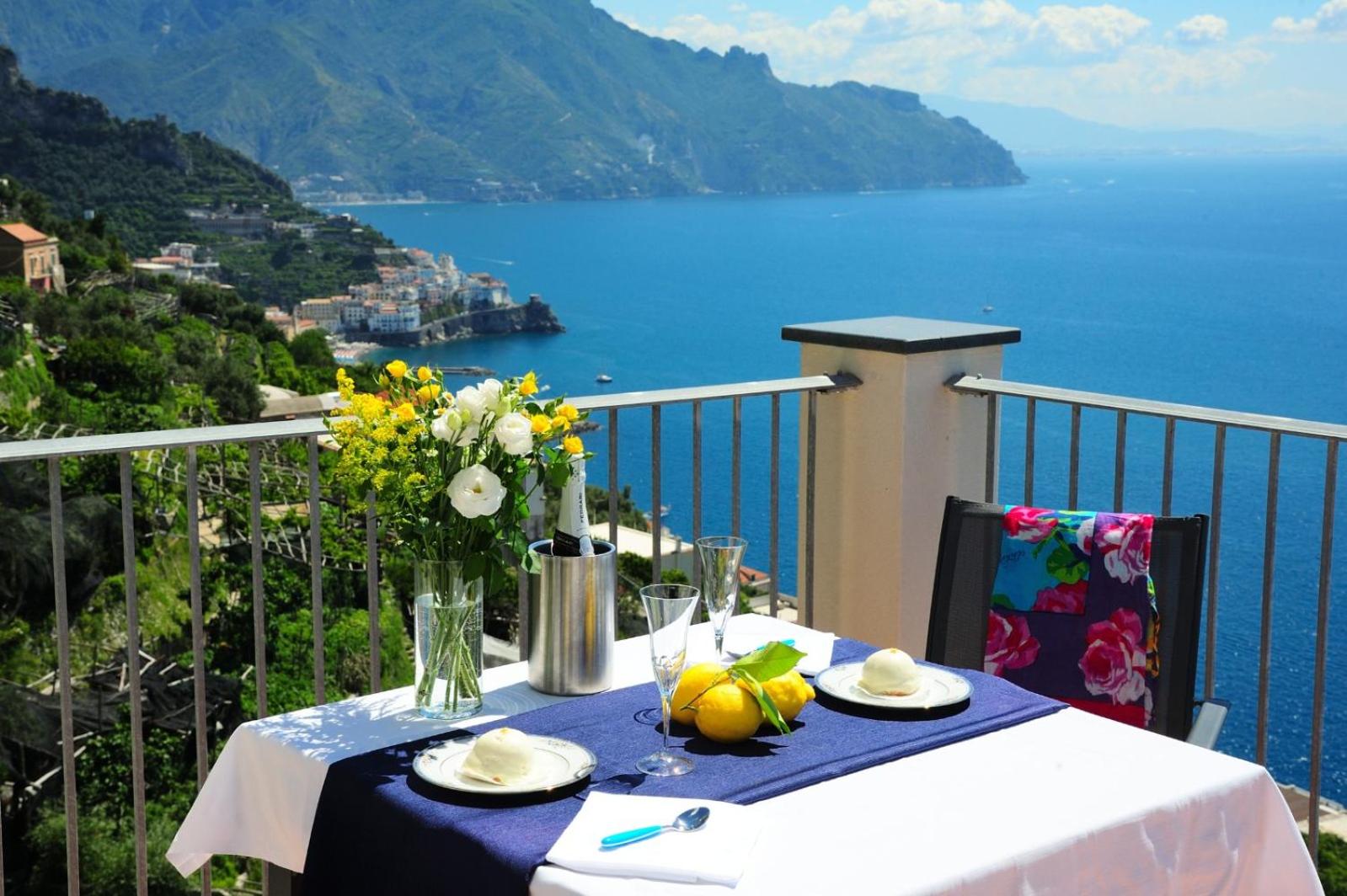 Hotel Amalfi Blu Retreat - Image 1