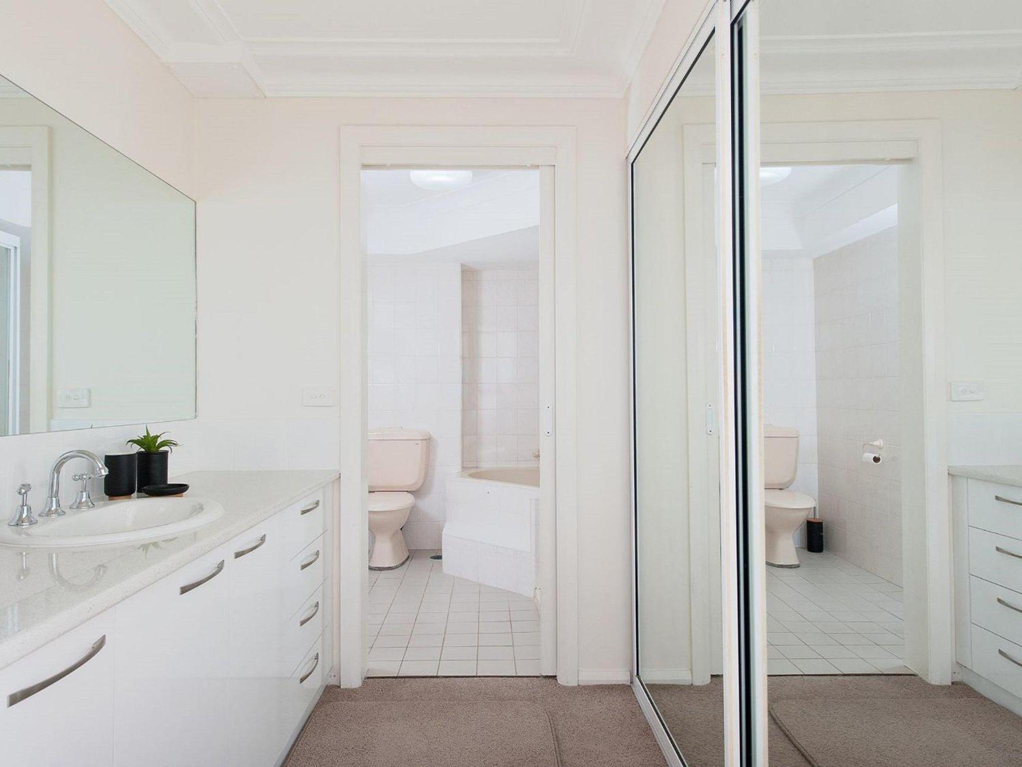 Florentine 6 stunning unit with sensational views