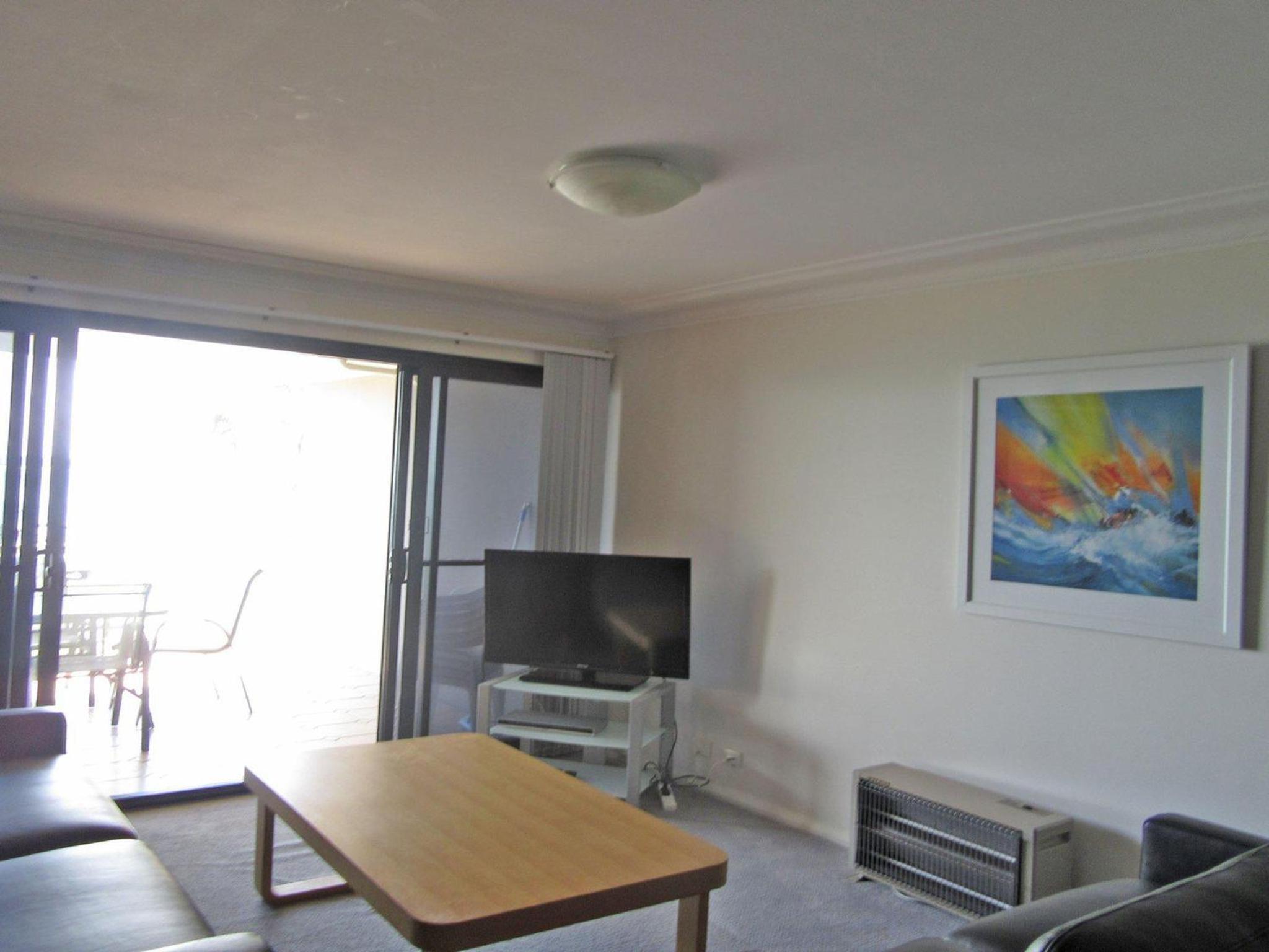 Florentine, 7 11 Columbia Close - wifi, air conditioned unit with fantastic views of Little Beach