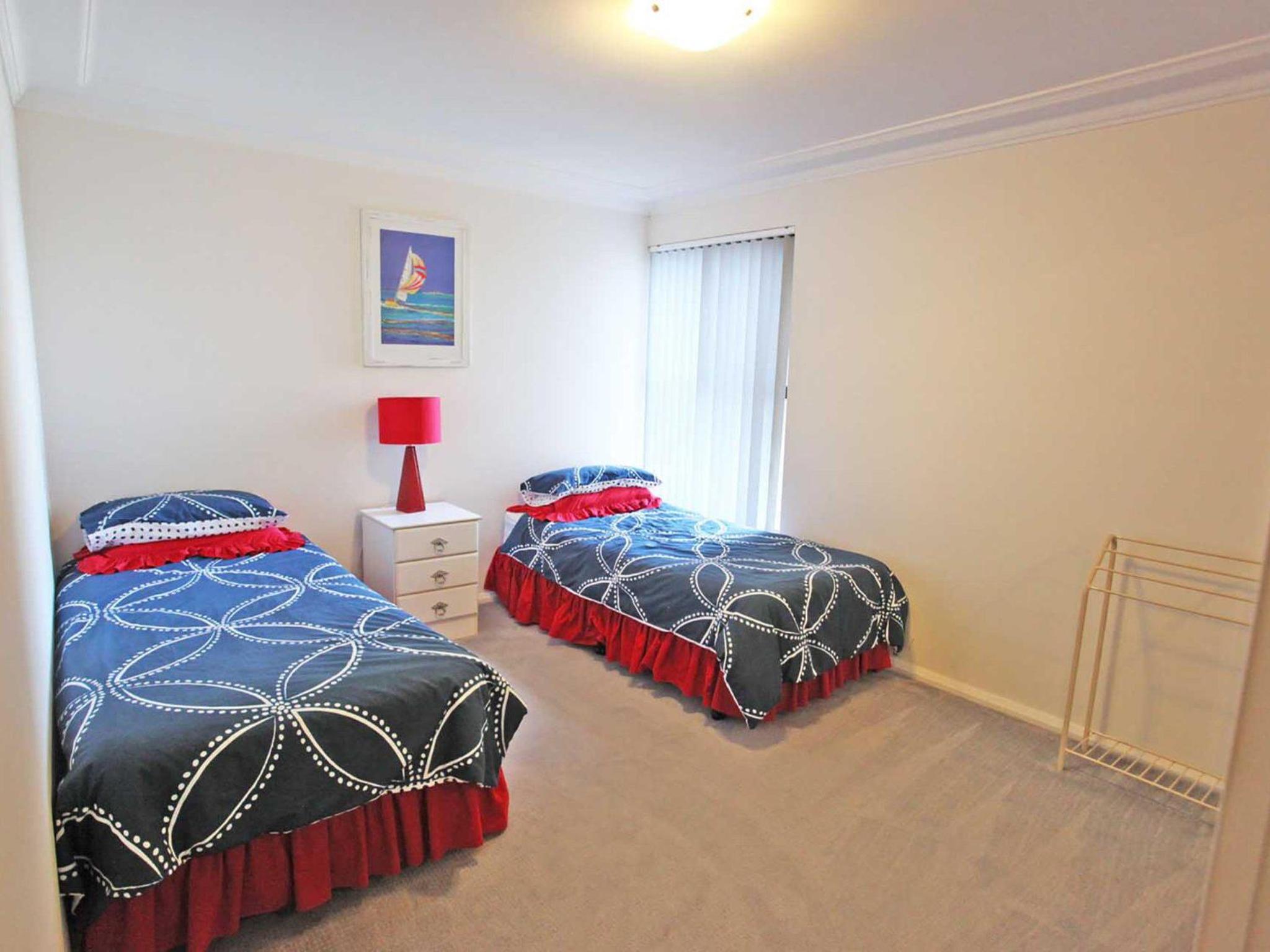 Florentine, 7 11 Columbia Close - wifi, air conditioned unit with fantastic views of Little Beach