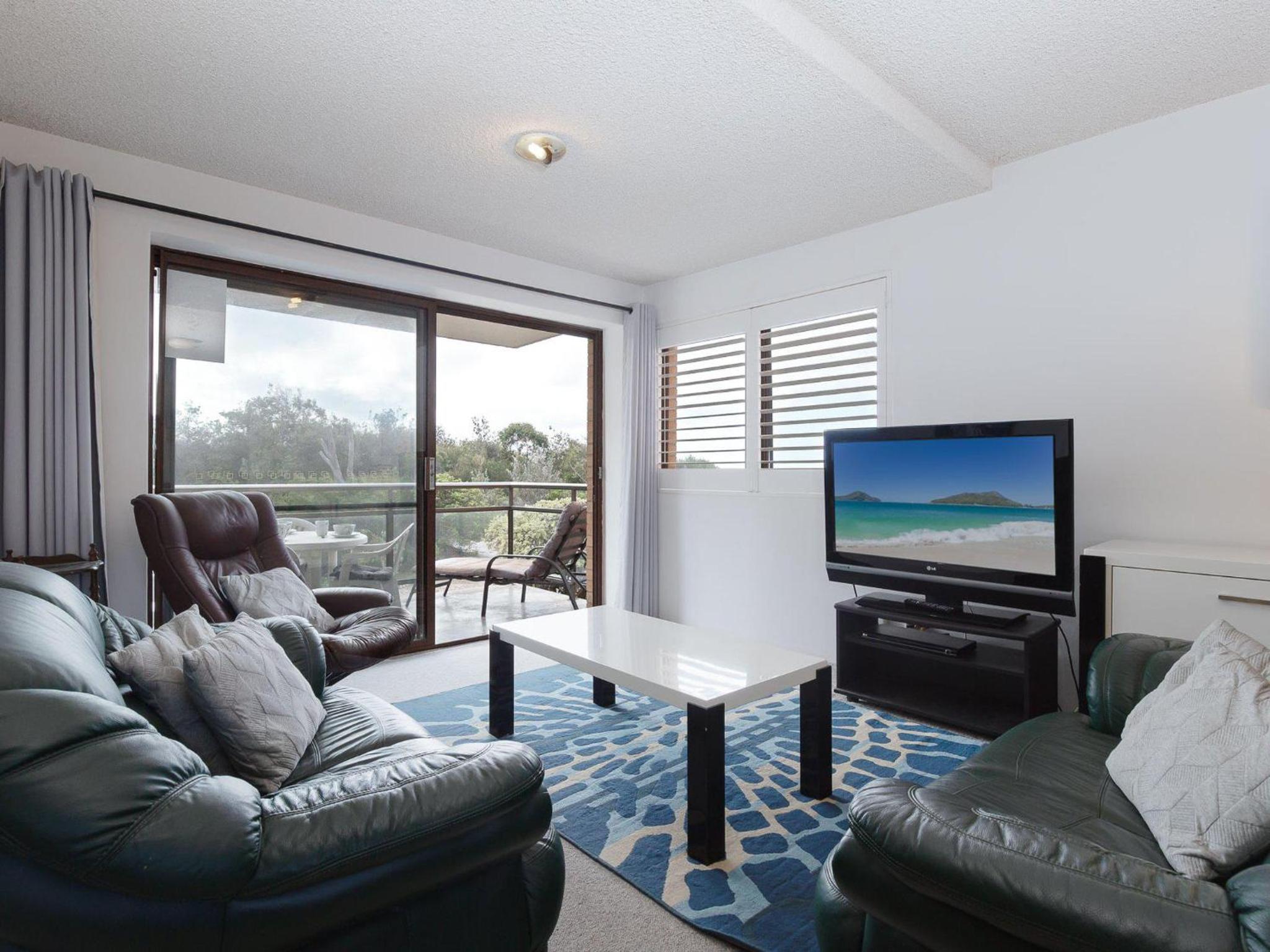 Intrepid 13 fantastic unit with stunning water views