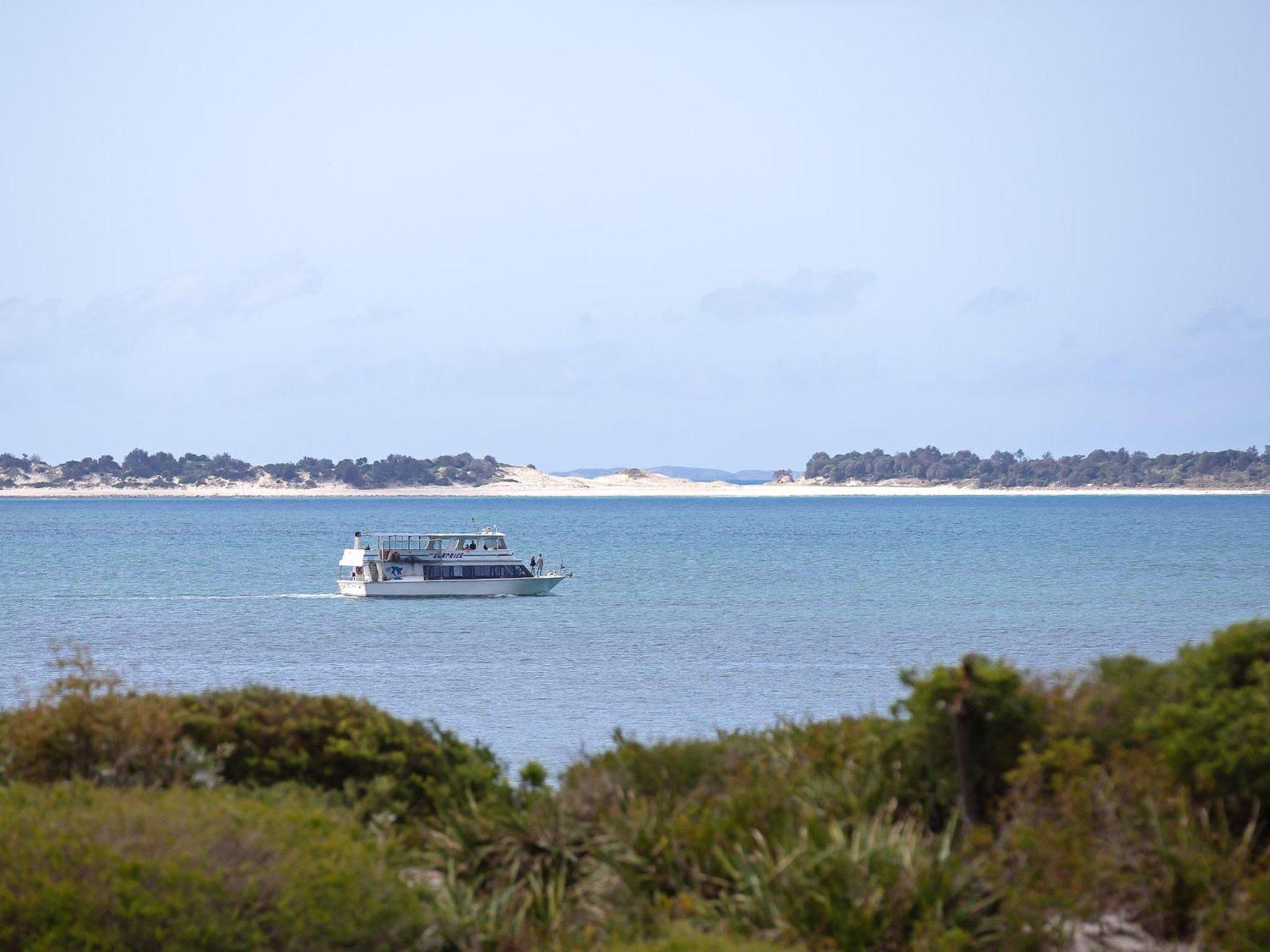 Intrepid 13 fantastic unit with stunning water views