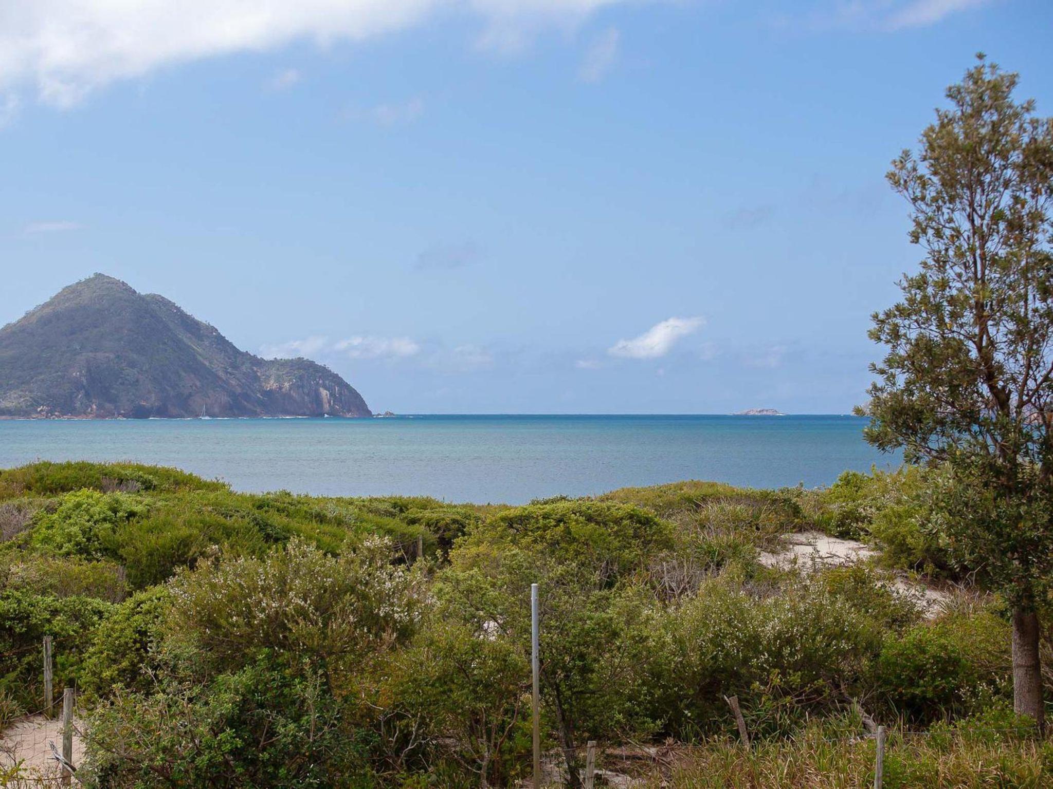Intrepid 13 fantastic unit with stunning water views