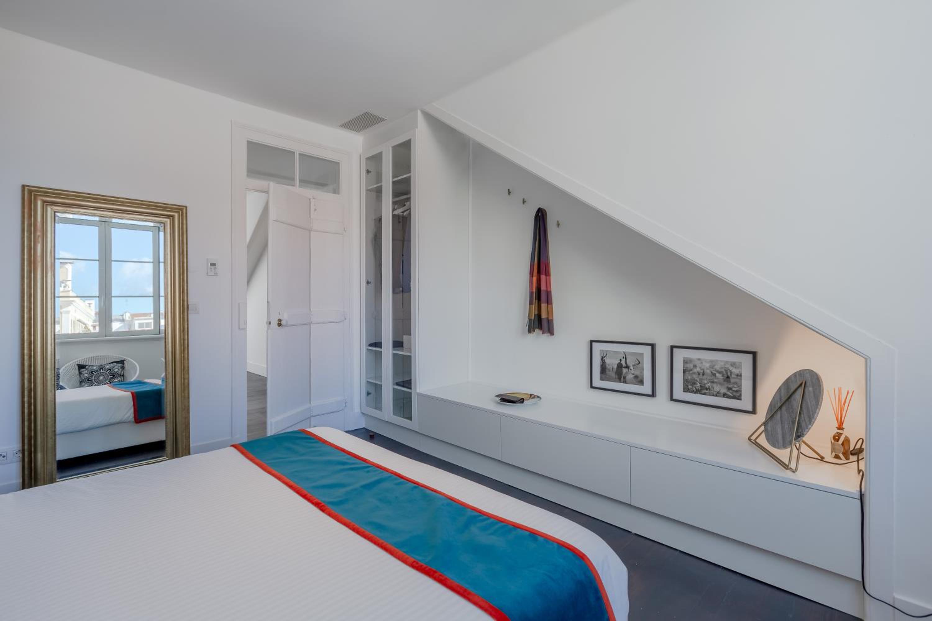 Principe Real charming garden view flat at the heart of Lisbon view 2
