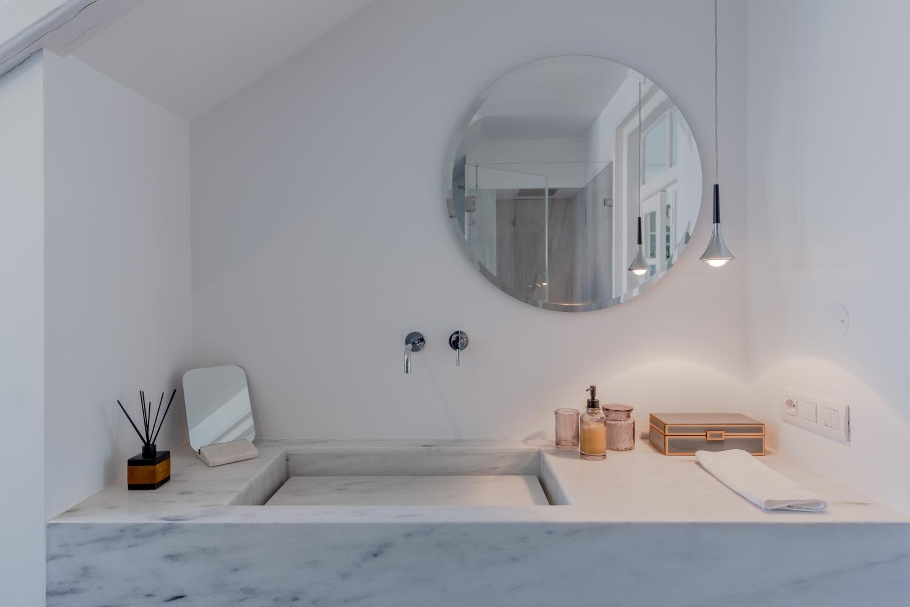Principe Real charming garden view flat at the heart of Lisbon view 3