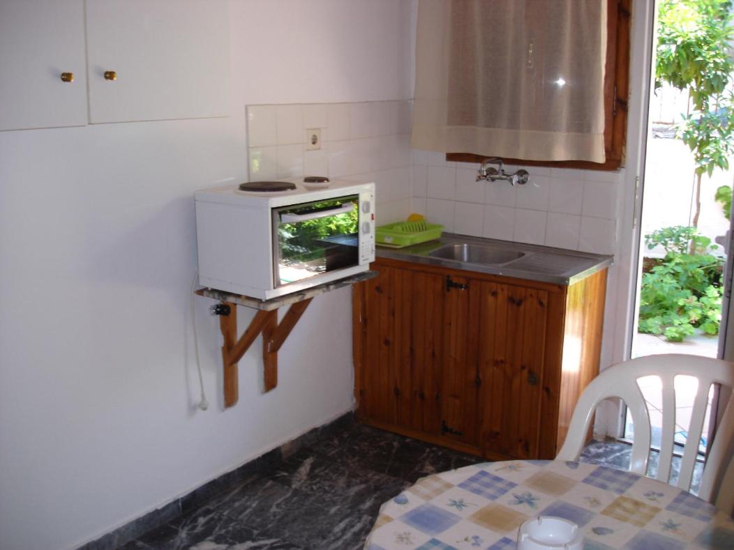 ilias appartements tsaprounis view 3
