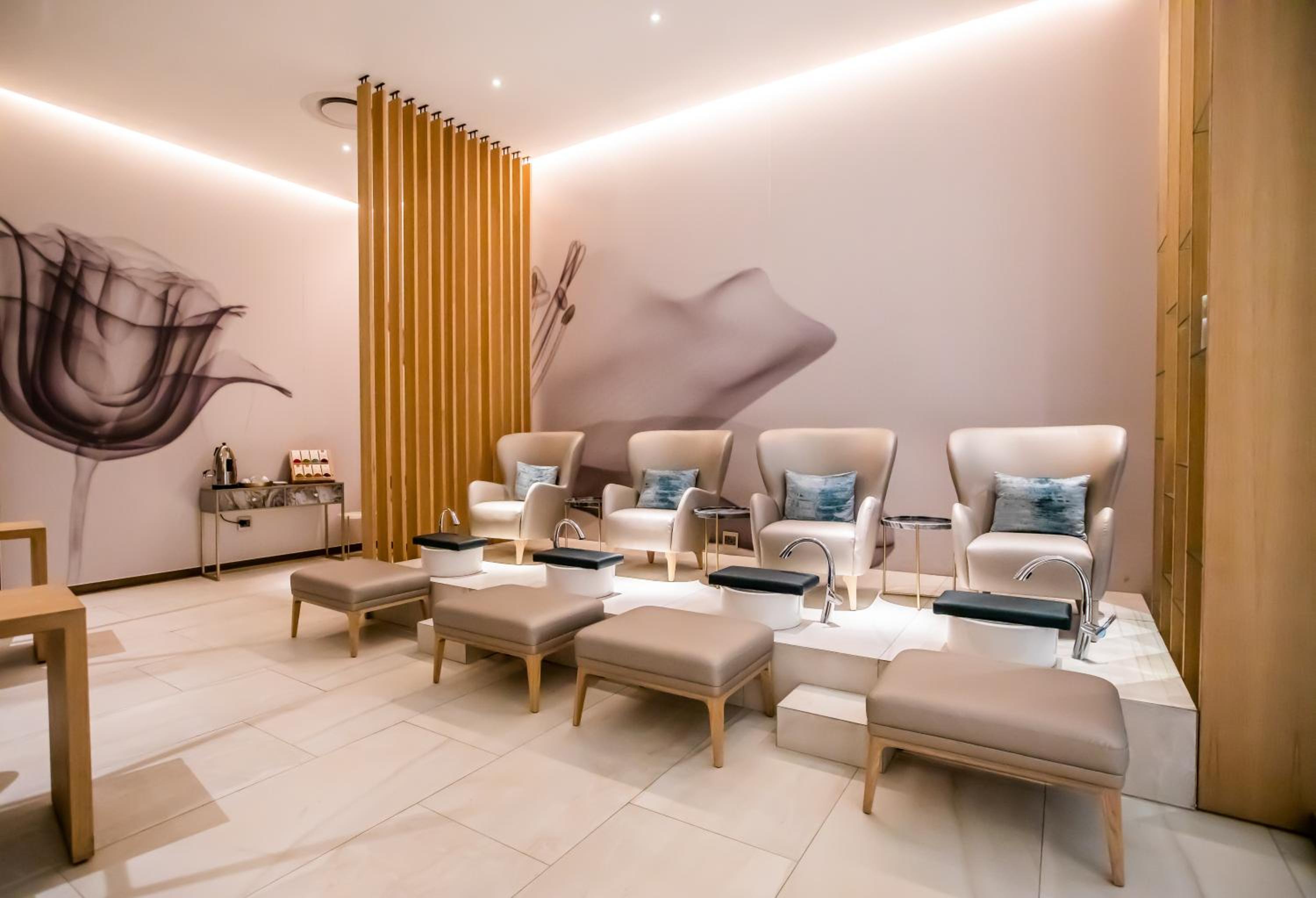 Houghton Suites