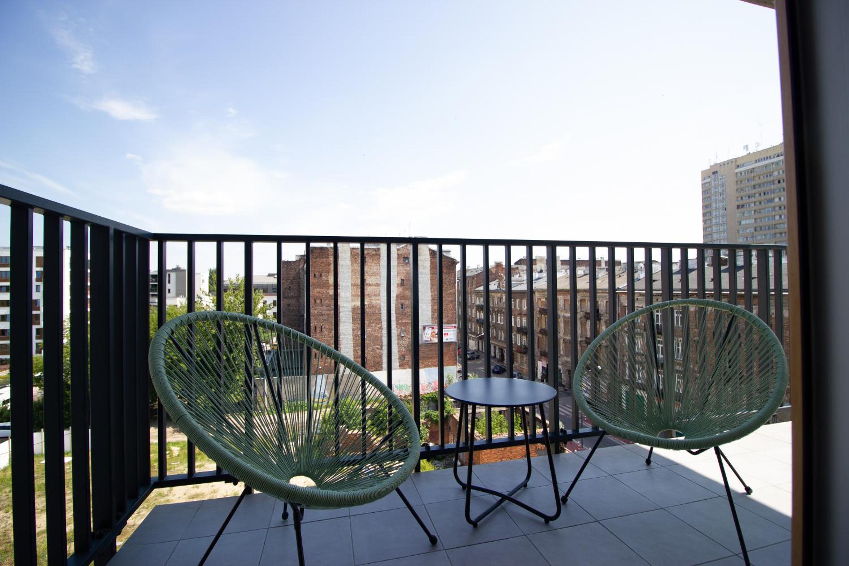Patio Praga Metro Apartment view 5
