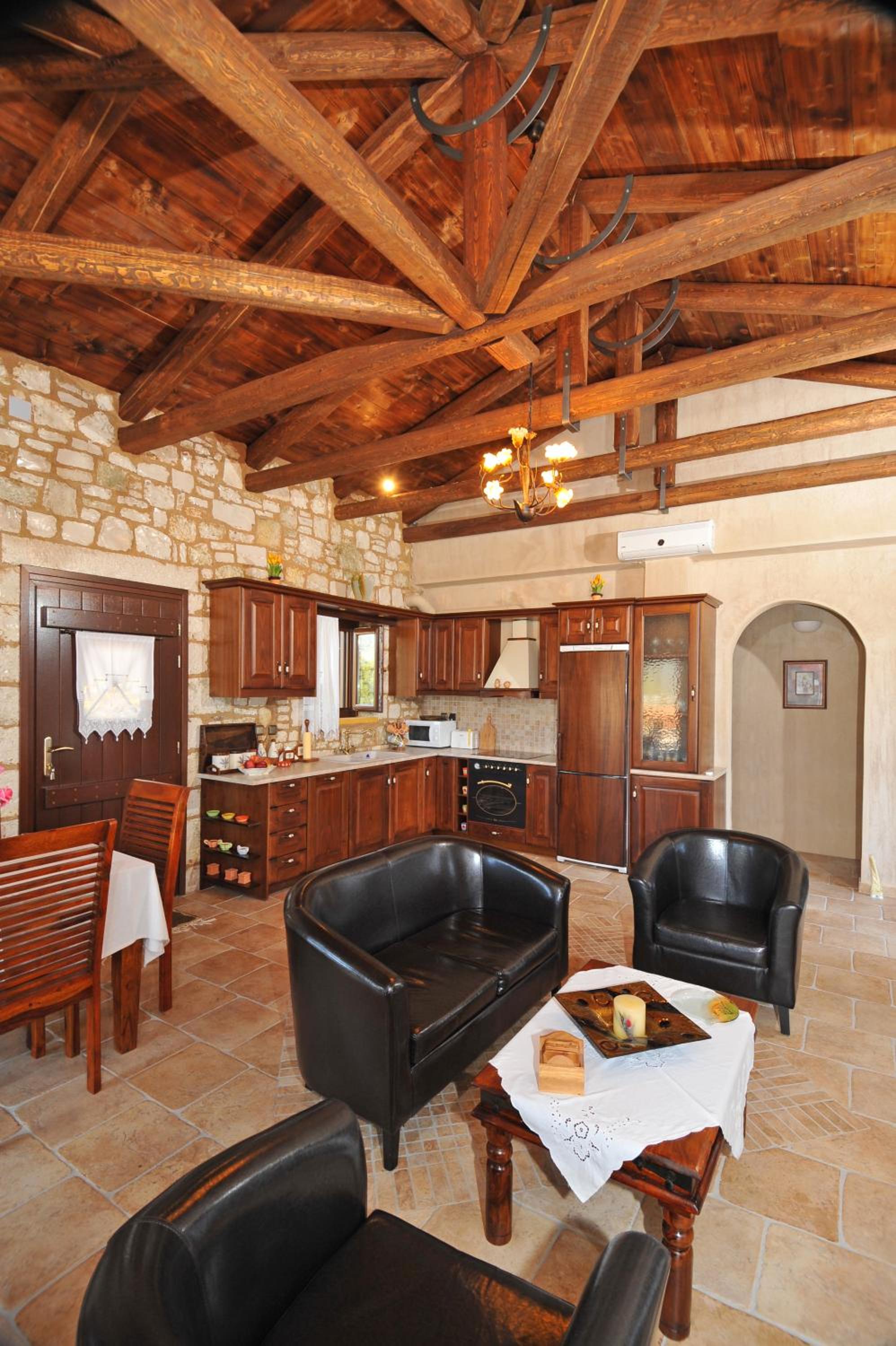VILLA KOUTSOYPIA STONE HOUSE view 4