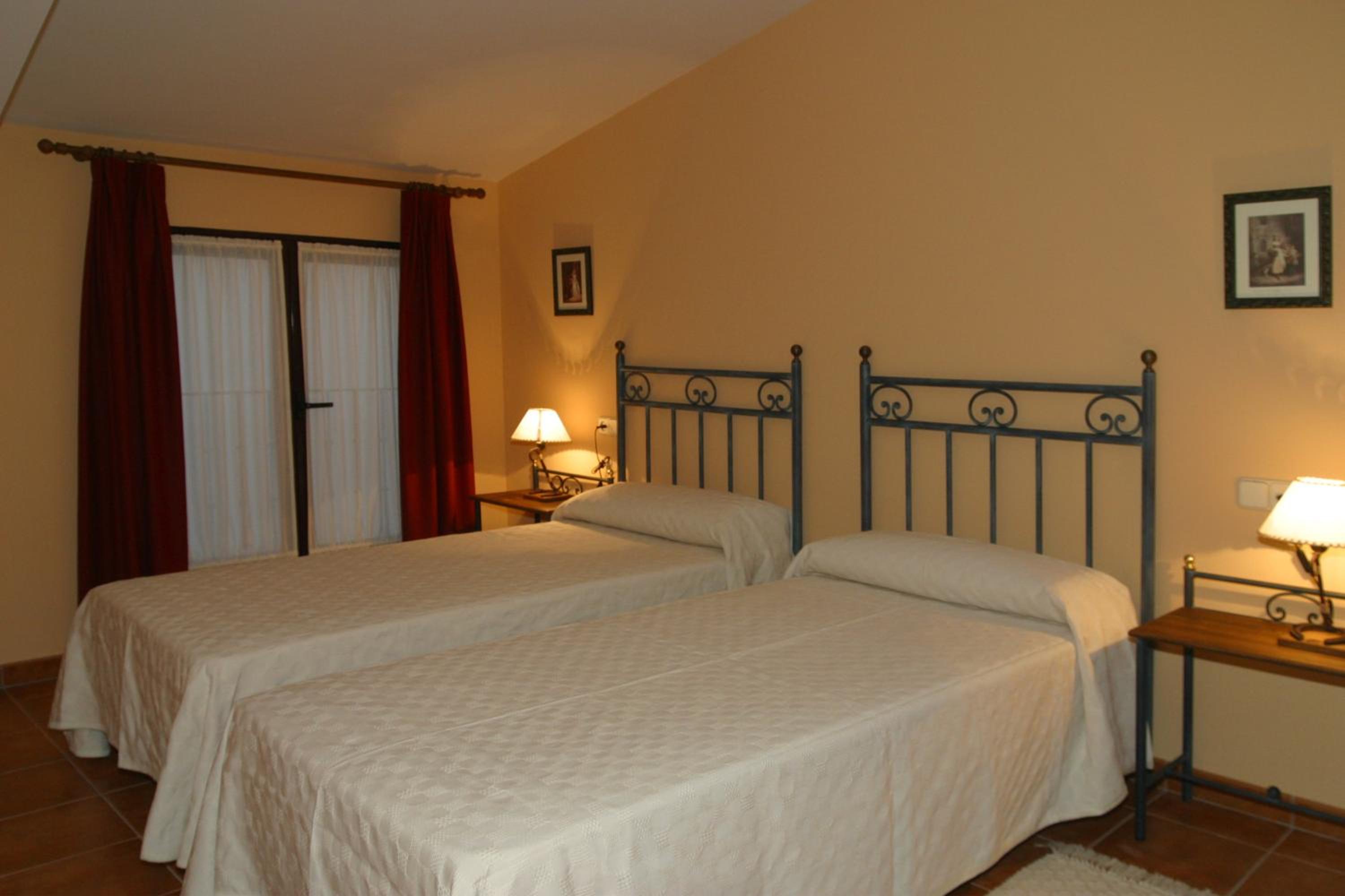 Hotel y apartamentos La Casa Rural