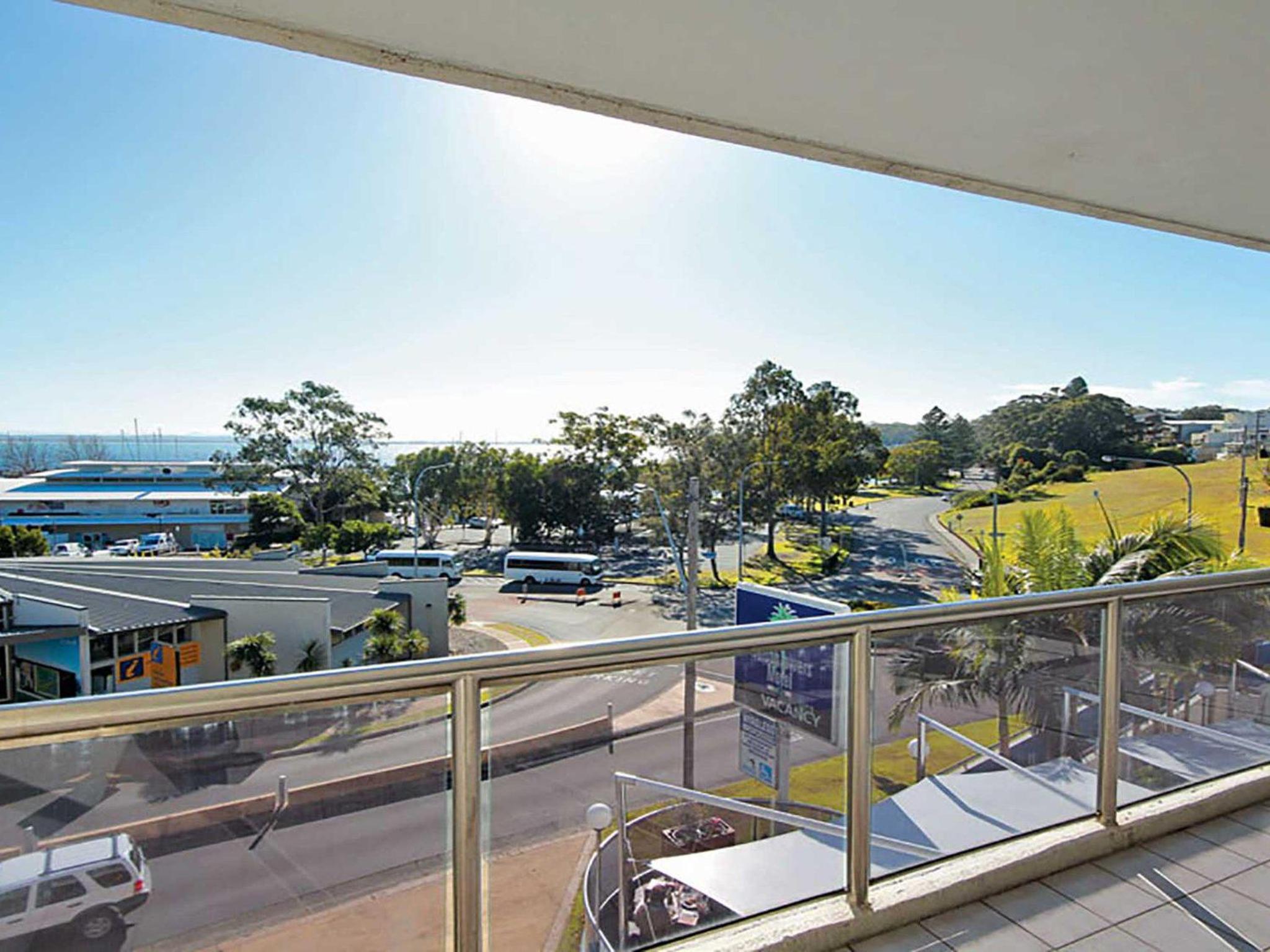 Nelson Towers, 9,71a Victoria Parade - unit in the heart of Nelson Bay with water views, air conditioning and Wi-Fi view 3