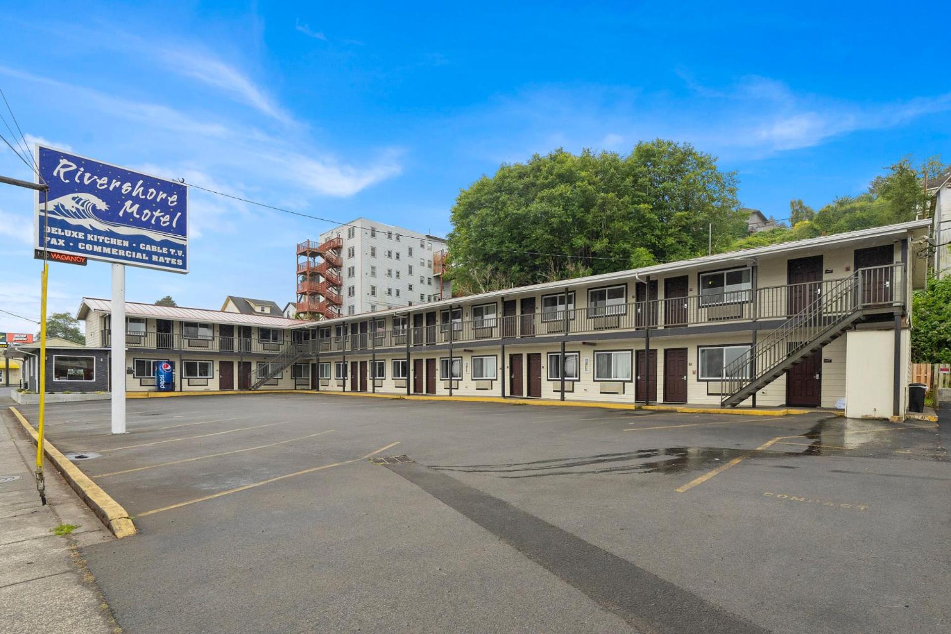 Astoria Rivershore Motel view 4