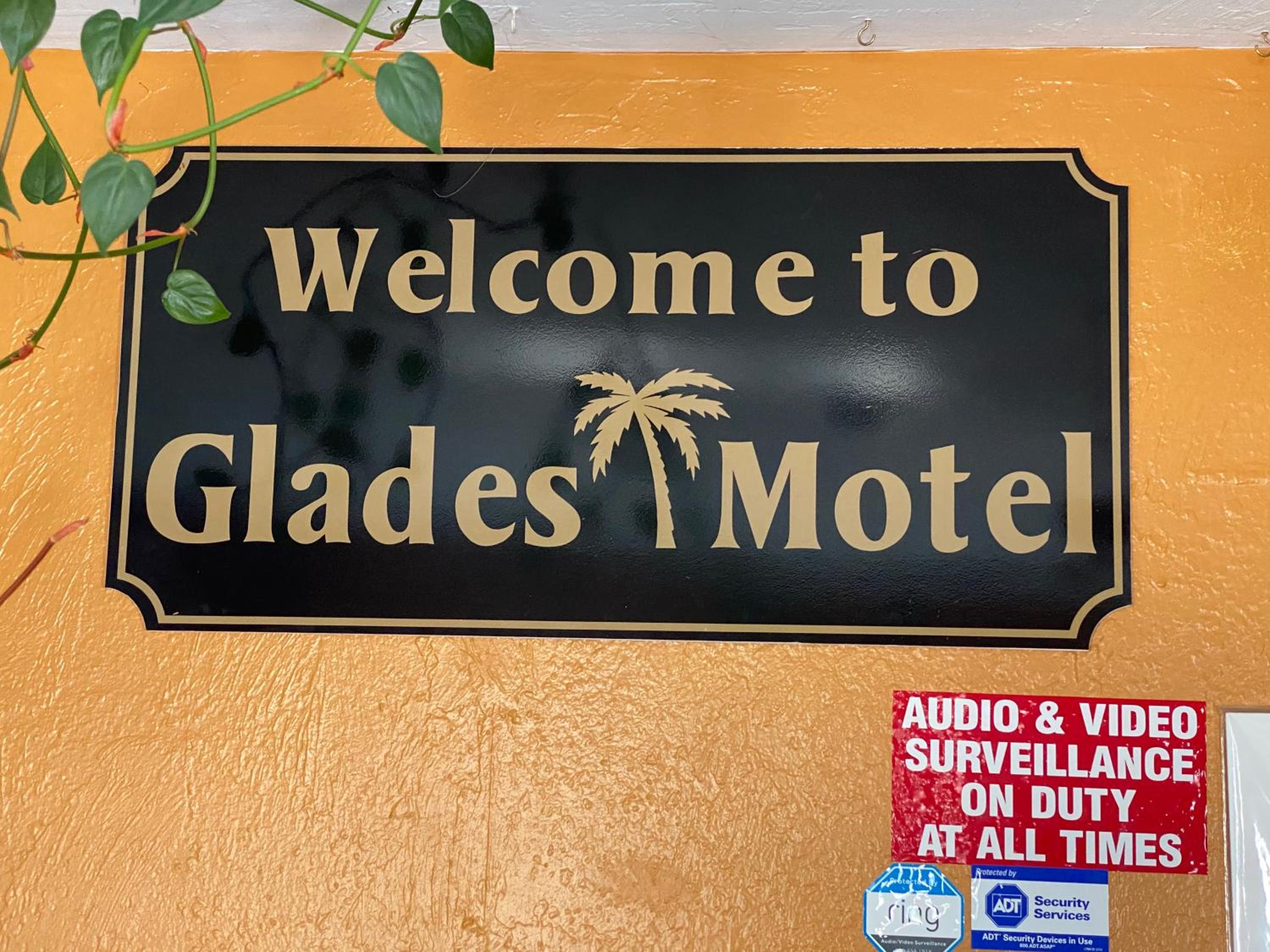 Glades Motel - Naples