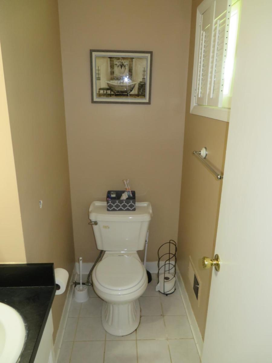 Atlanta Hartsfield Airport Guesthouse - Netflix Disney Amzn view 3