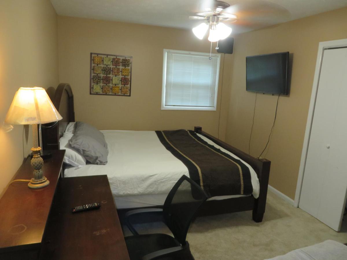 Atlanta Hartsfield Airport Guesthouse - Netflix Disney Amzn view 5