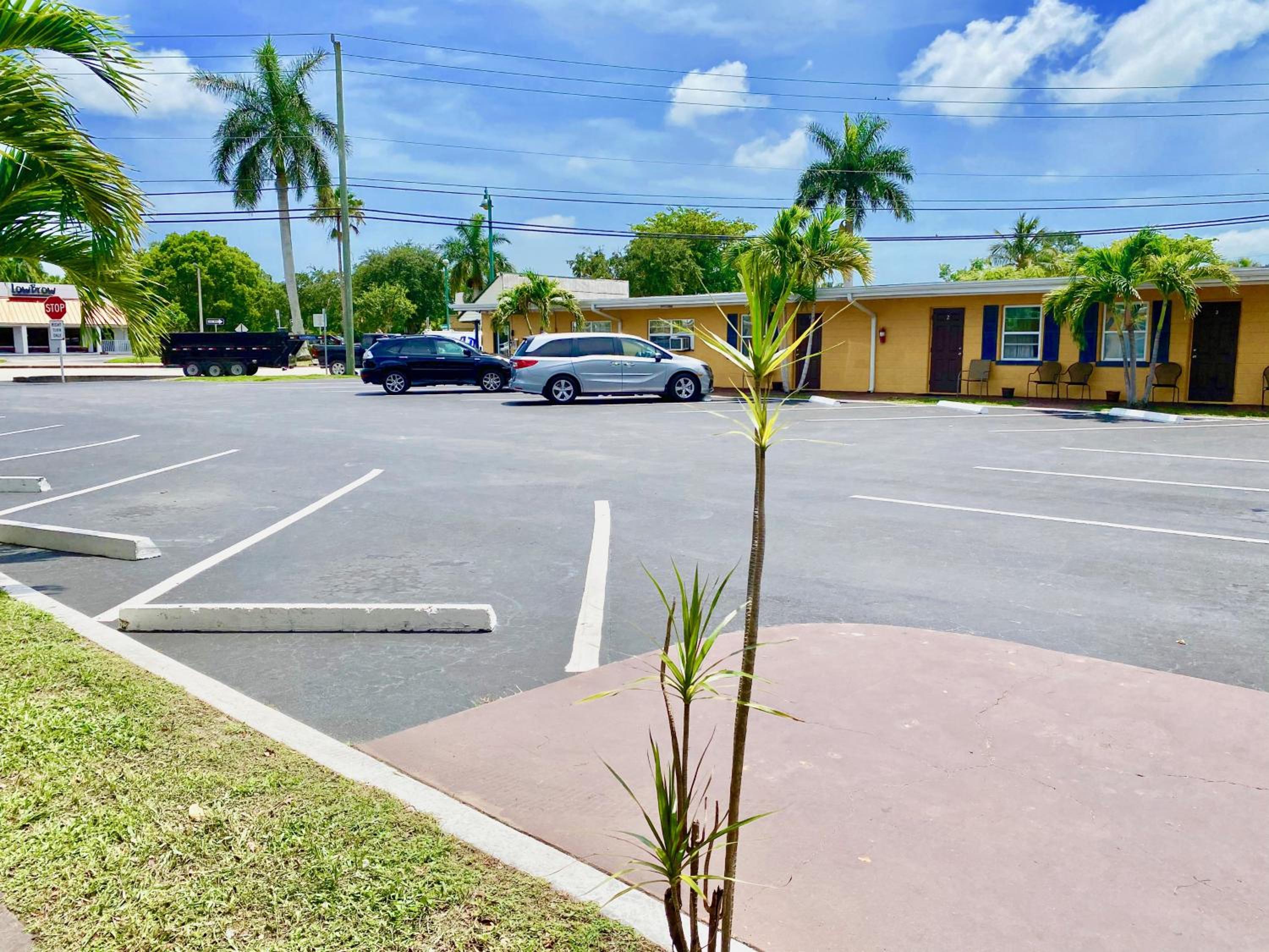 Glades Motel - Naples