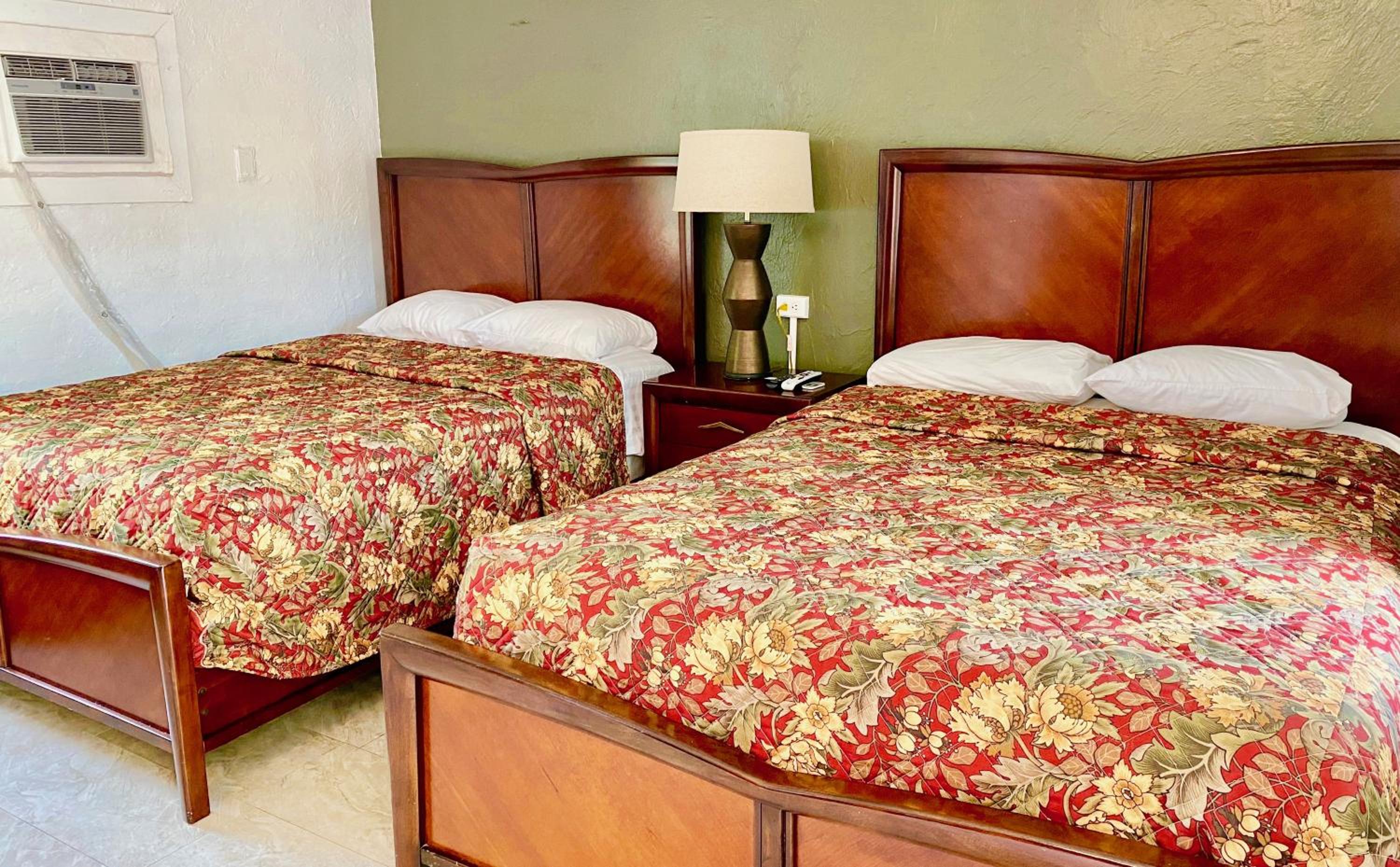 Glades Motel - Naples