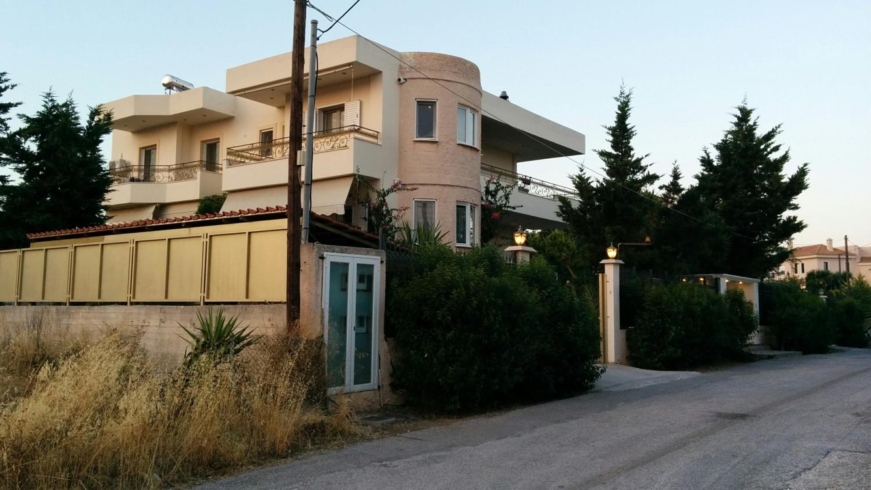 Lovely 2-Bedroom Apartment At Greek Riviera view 3