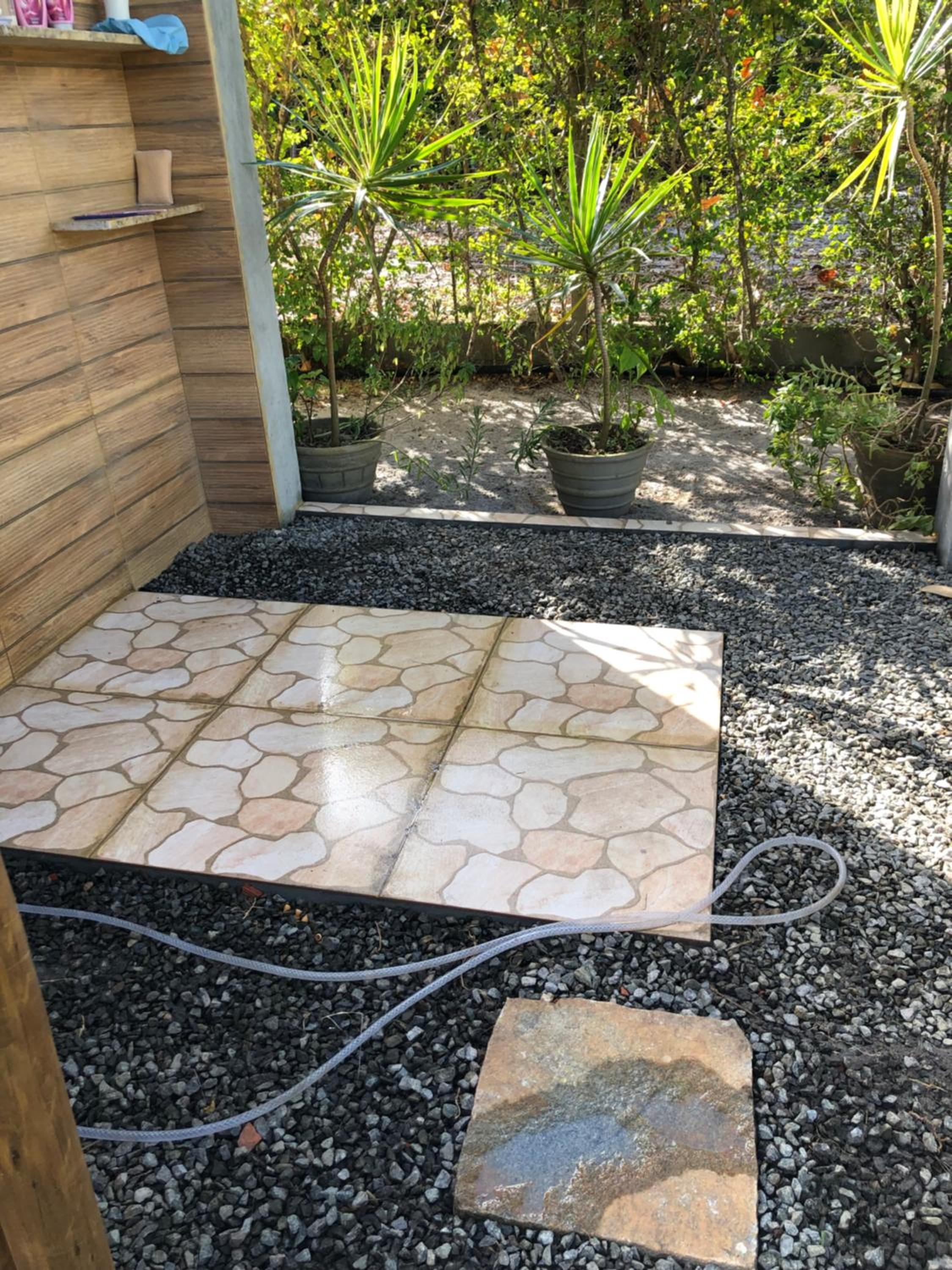 Quarto para 2, perto da praia Guarajuba, 9 ninutos