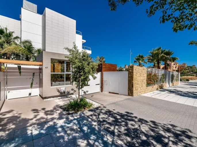 Marbella Vacations - Lujoso apartamento con piscina comunitaria en la Costa del Sol - Property Image 19