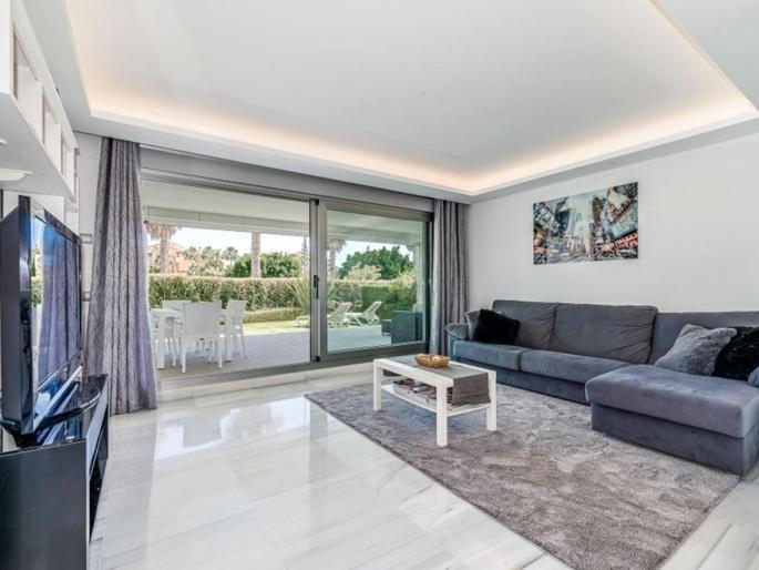 Marbella Vacations - Lujoso apartamento con piscina comunitaria en la Costa del Sol - Property Image 4