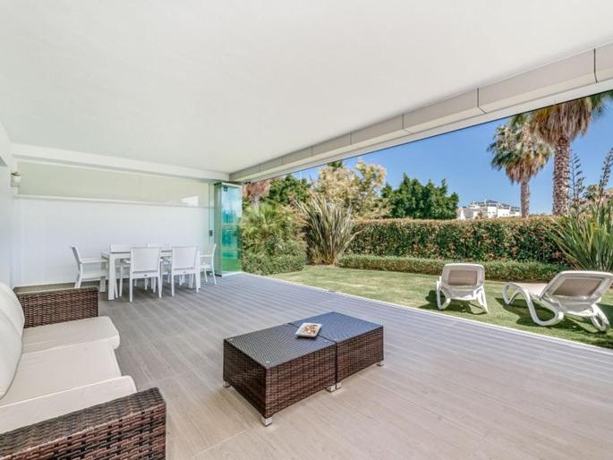 Marbella Vacations - Lujoso apartamento con piscina comunitaria en la Costa del Sol - Property Image 3