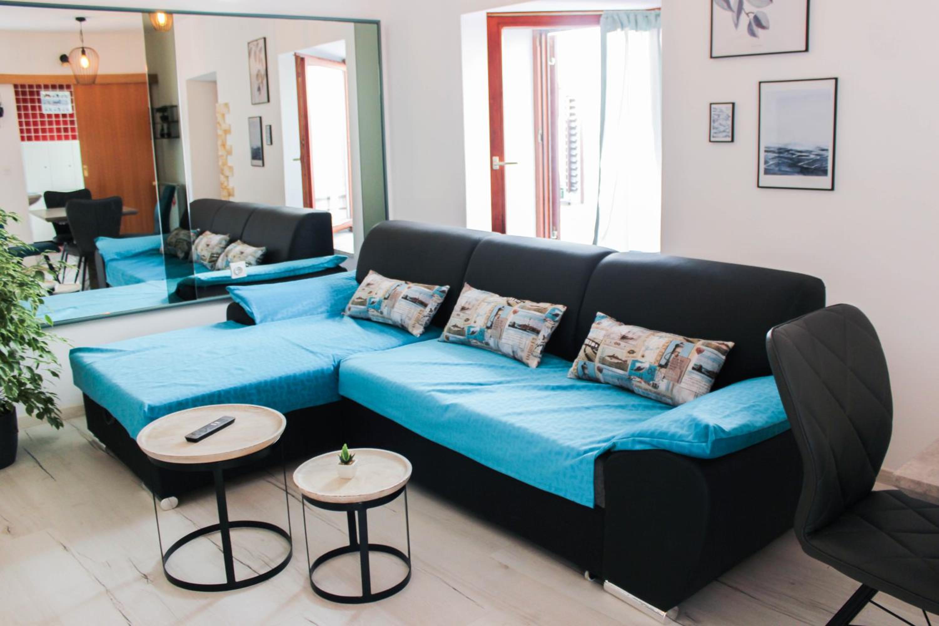 Blue sails apartment Izola, Old city center view 3