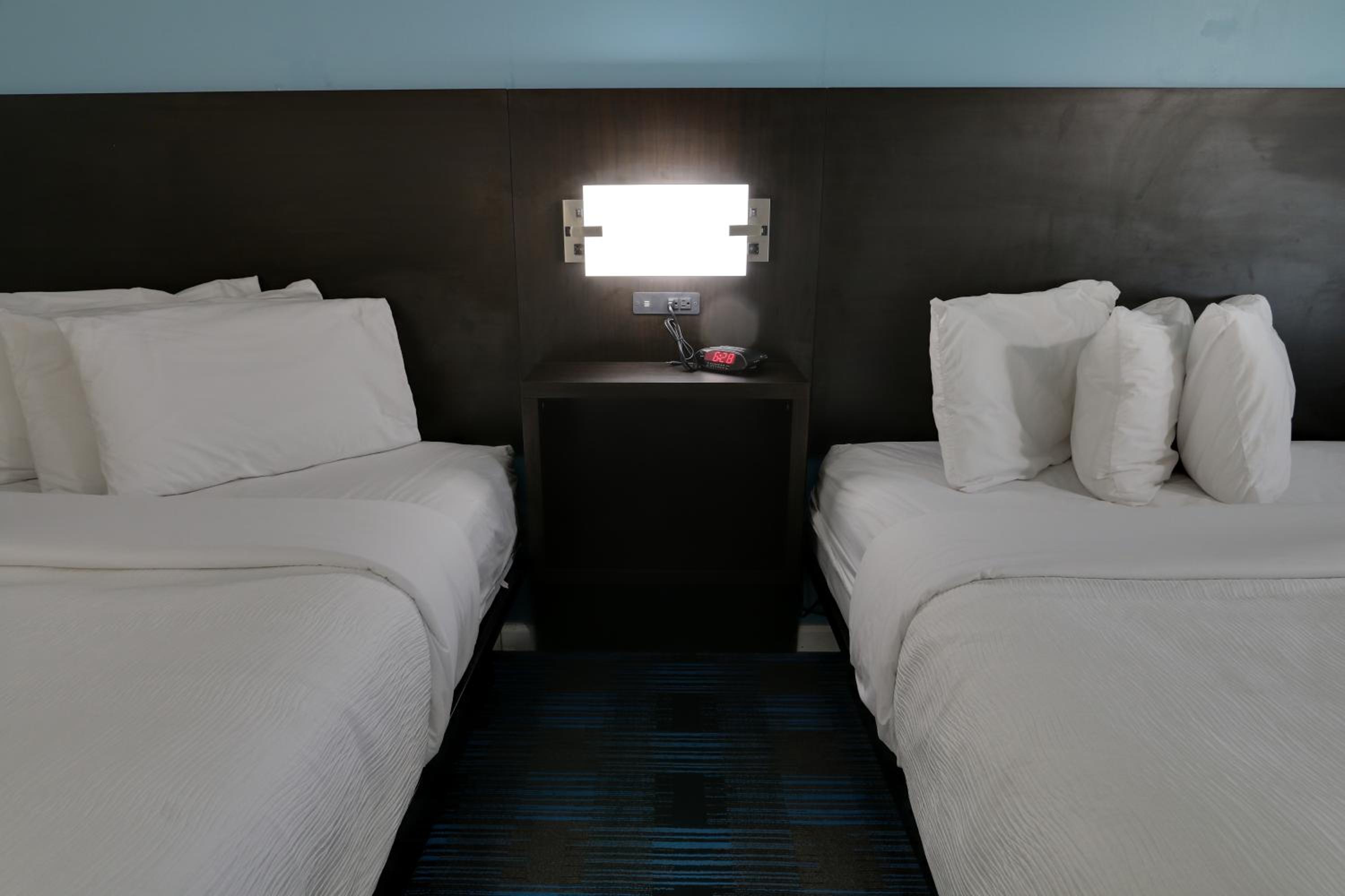 Travelodge by Wyndham Calhoun South I-75