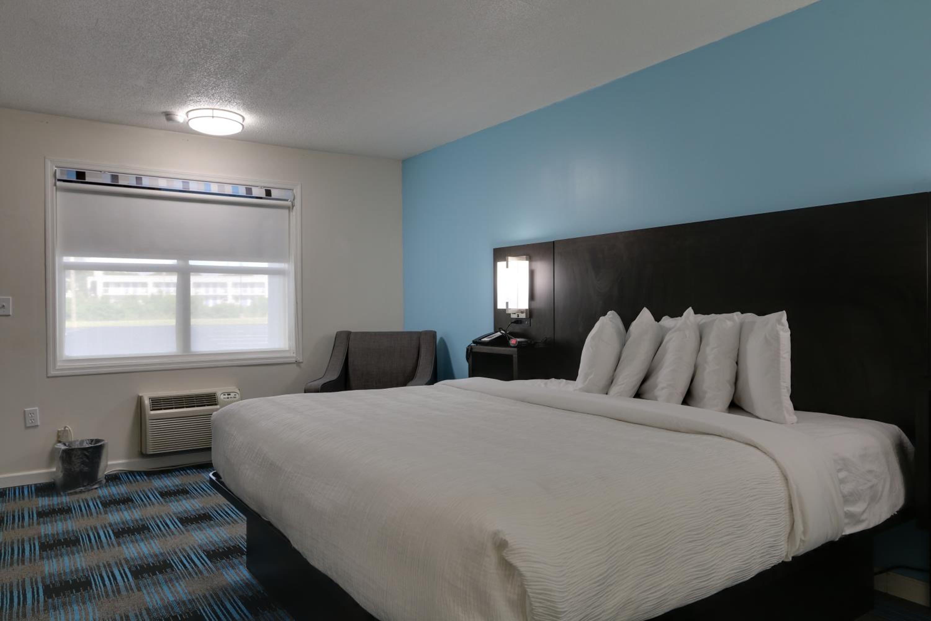 Travelodge by Wyndham Calhoun South I-75