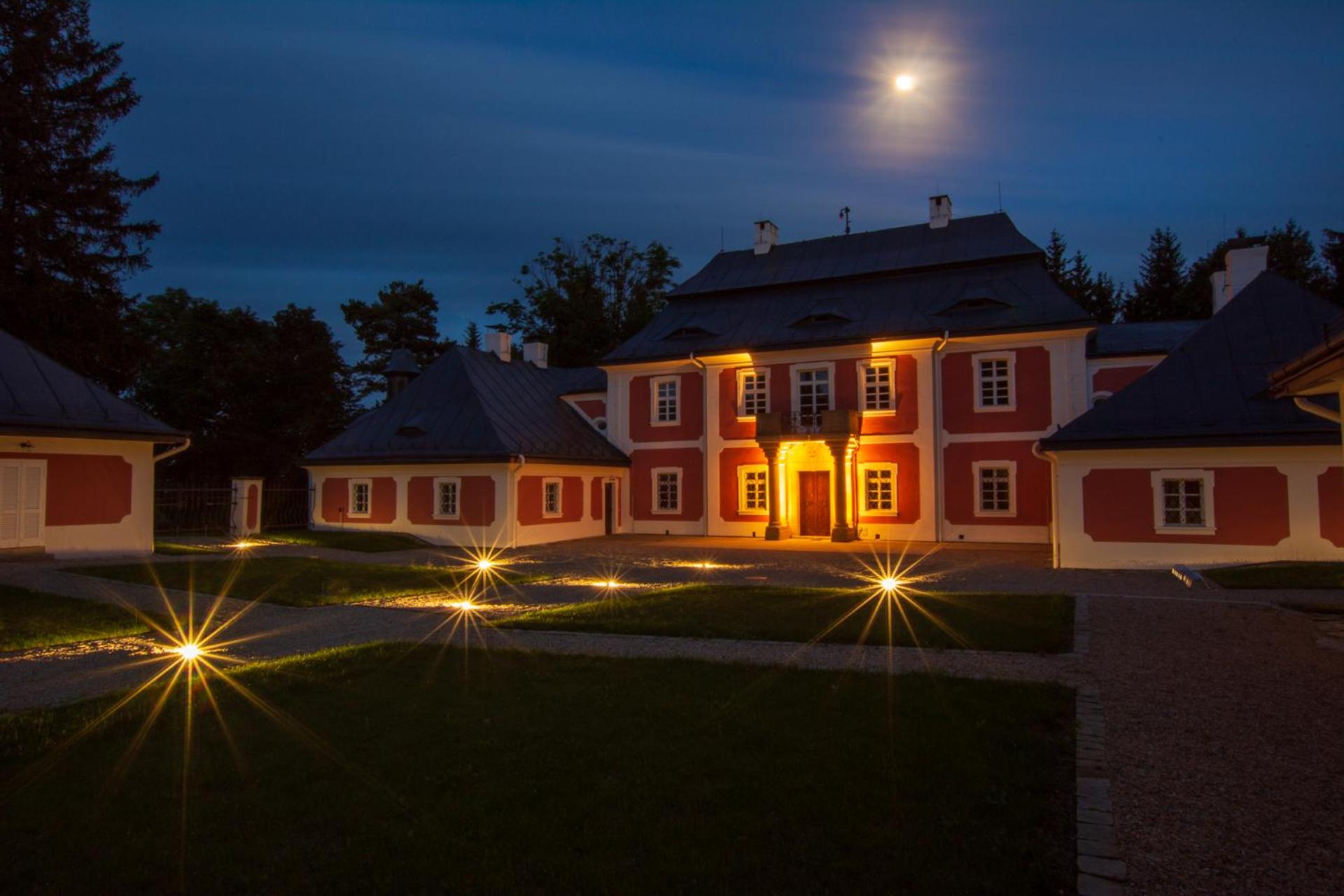 Lovecký zámek Karlštejn