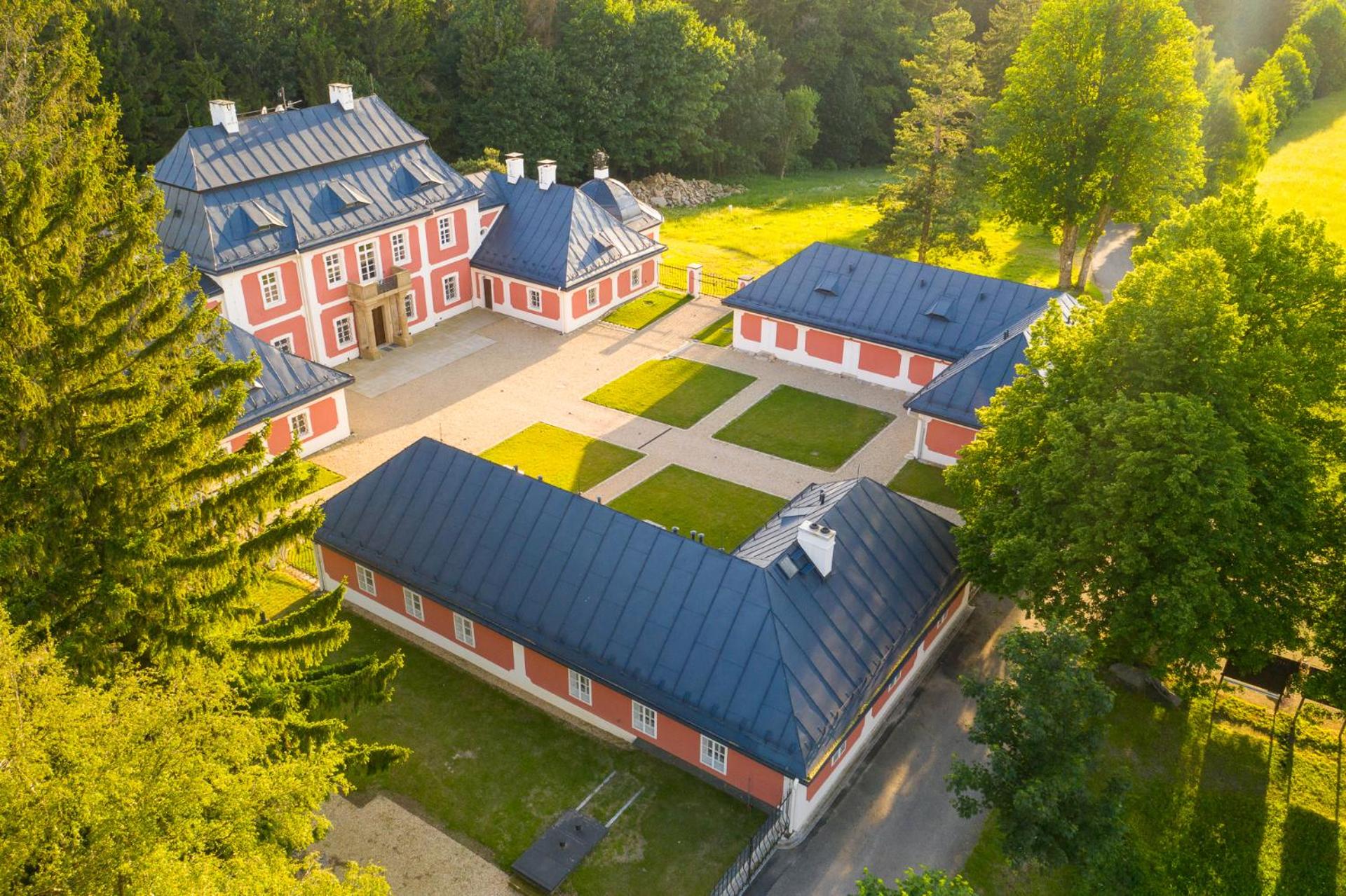 Lovecký zámek Karlštejn
