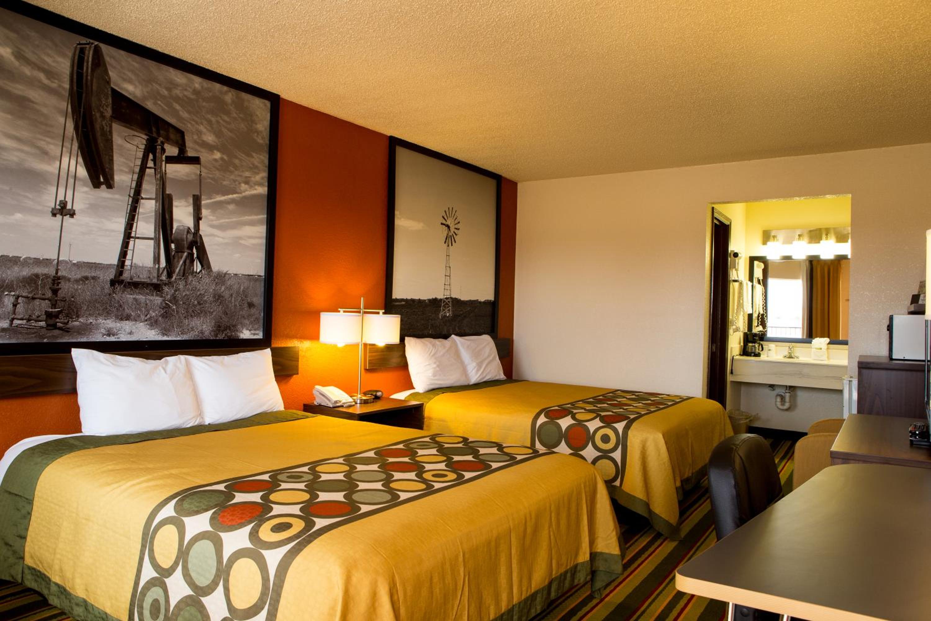 Woodward Vacations - Super 8 by Wyndham Woodward - Property Image 9