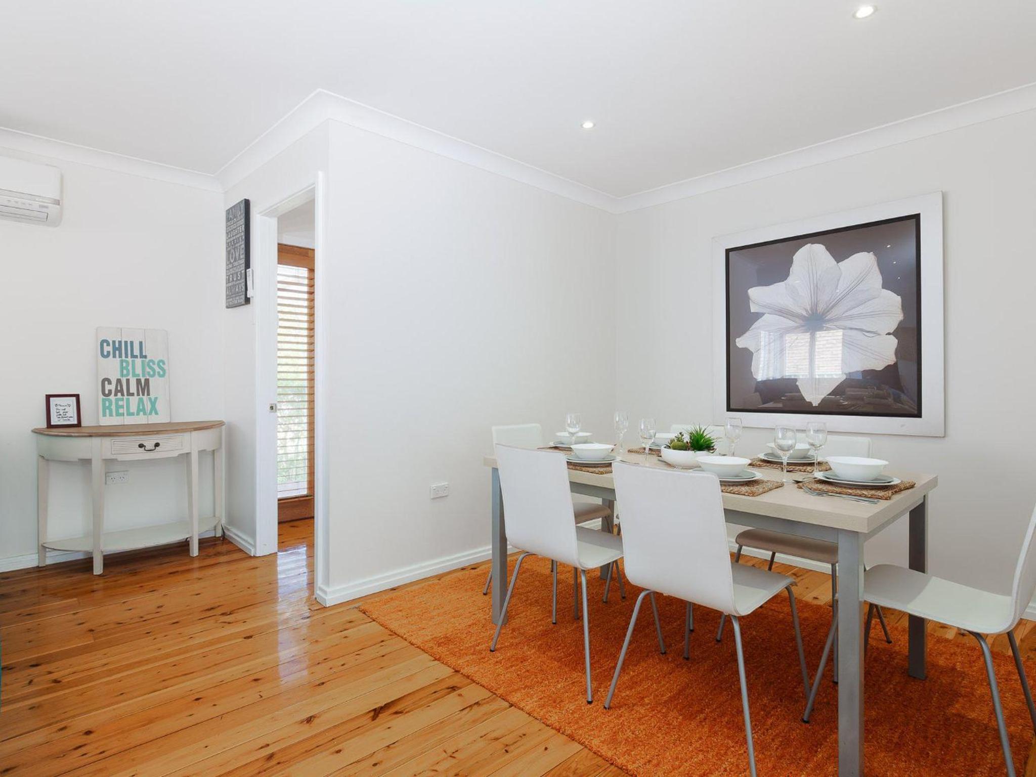 Rubys Retreat, 44 Achilles Street - pet friendly, aircon, wifi & boat parking