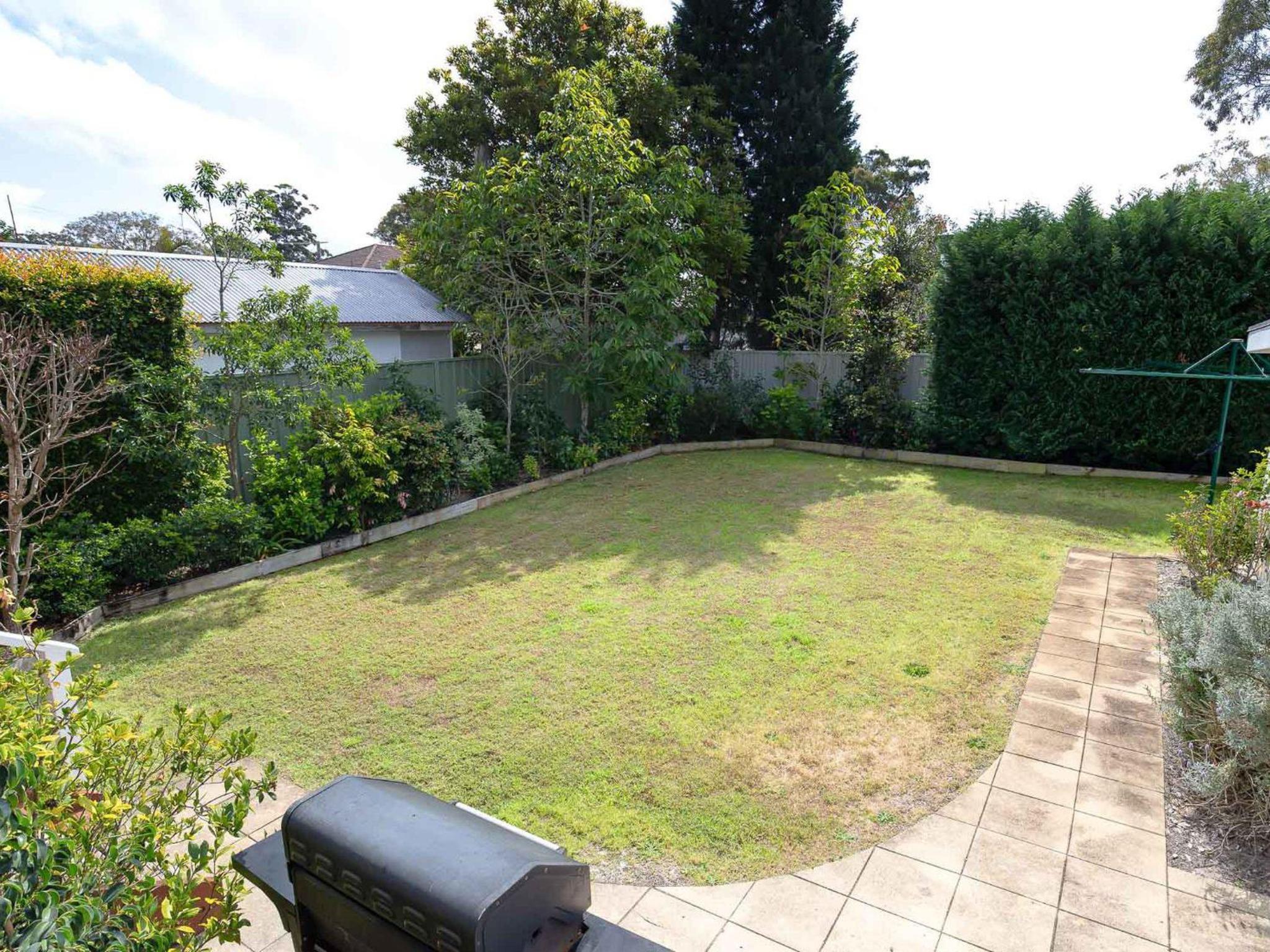 Rubys Retreat, 44 Achilles Street - pet friendly, aircon, wifi & boat parking