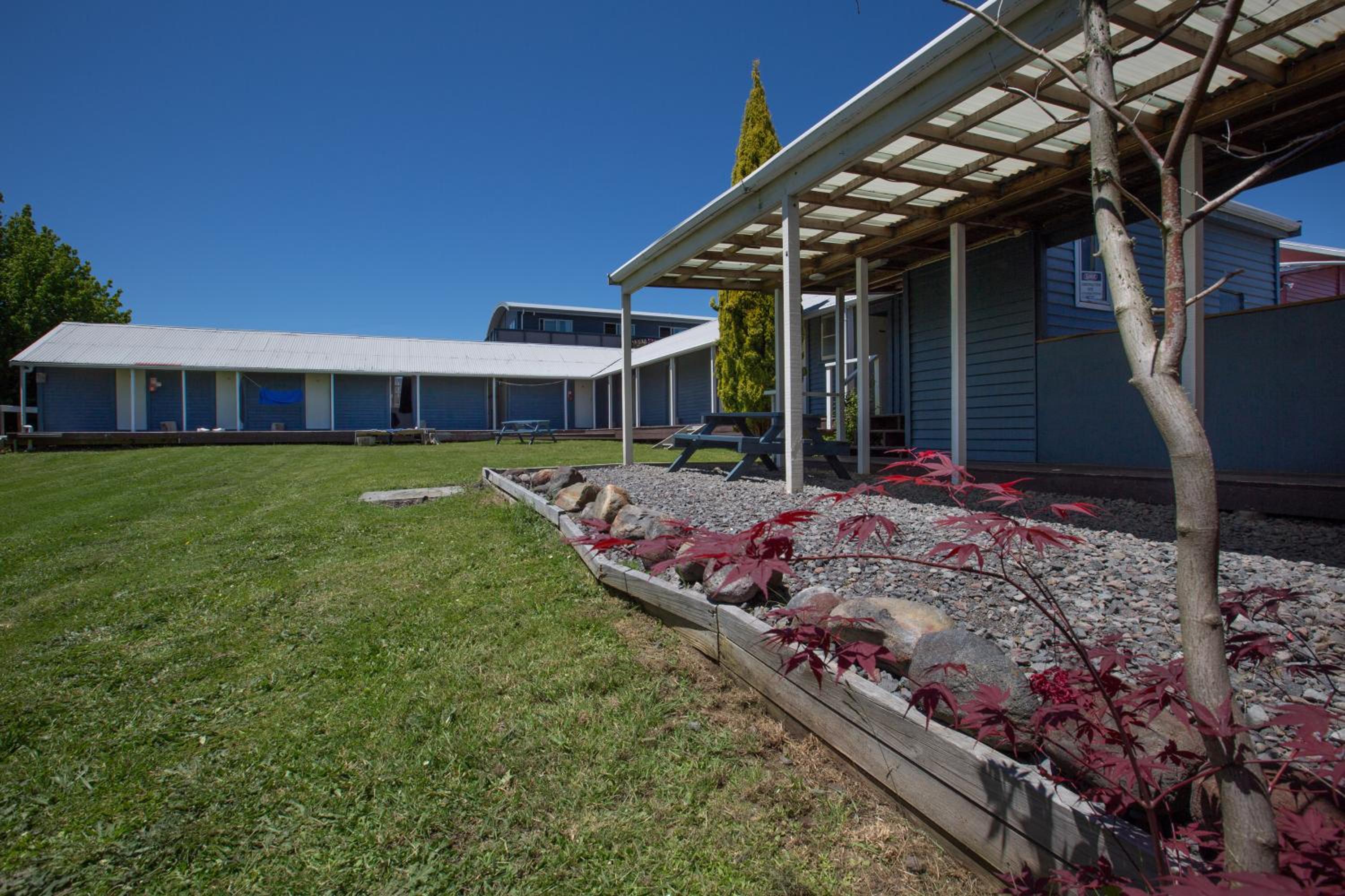 LKNZ Lodge & Cafe