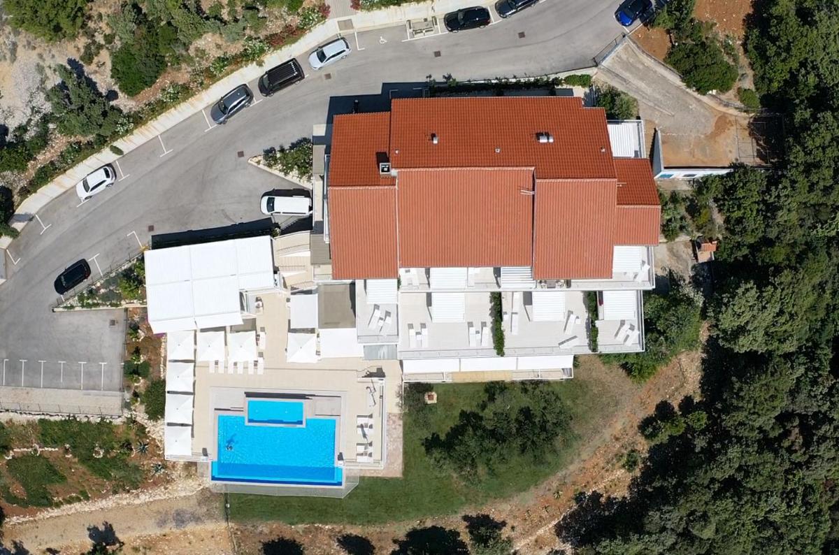 Zlatni Zalaz,Apartments,Supetarska Draga view 2