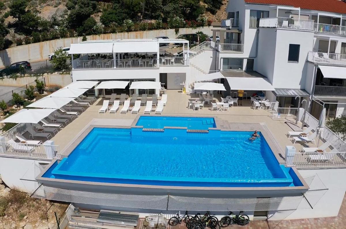 Zlatni Zalaz,Apartments,Supetarska Draga view 5