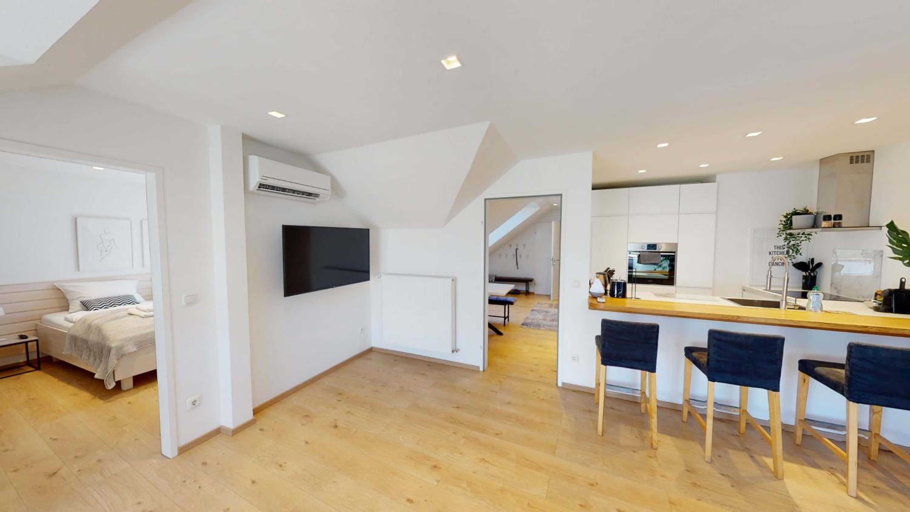 Lieblingsplatz Neusiedl - Modern Stylish Apartments - Free Parking Burgenland Card - 10 min to Designer Outlet Parndorf and Lake Neusiedl