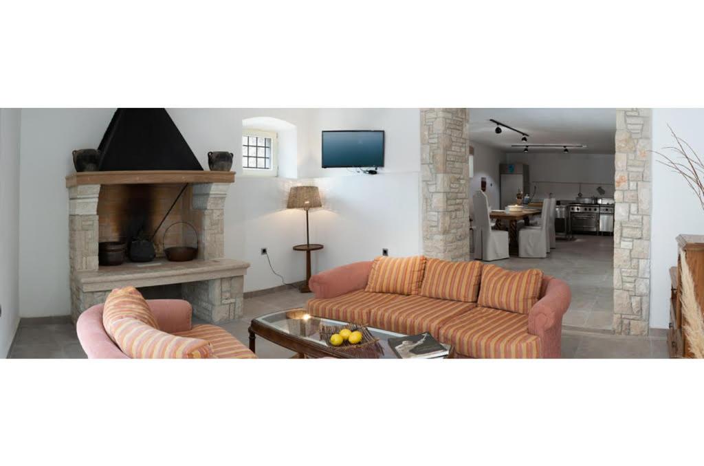 Moderno 3 Casa Vecchia view 2