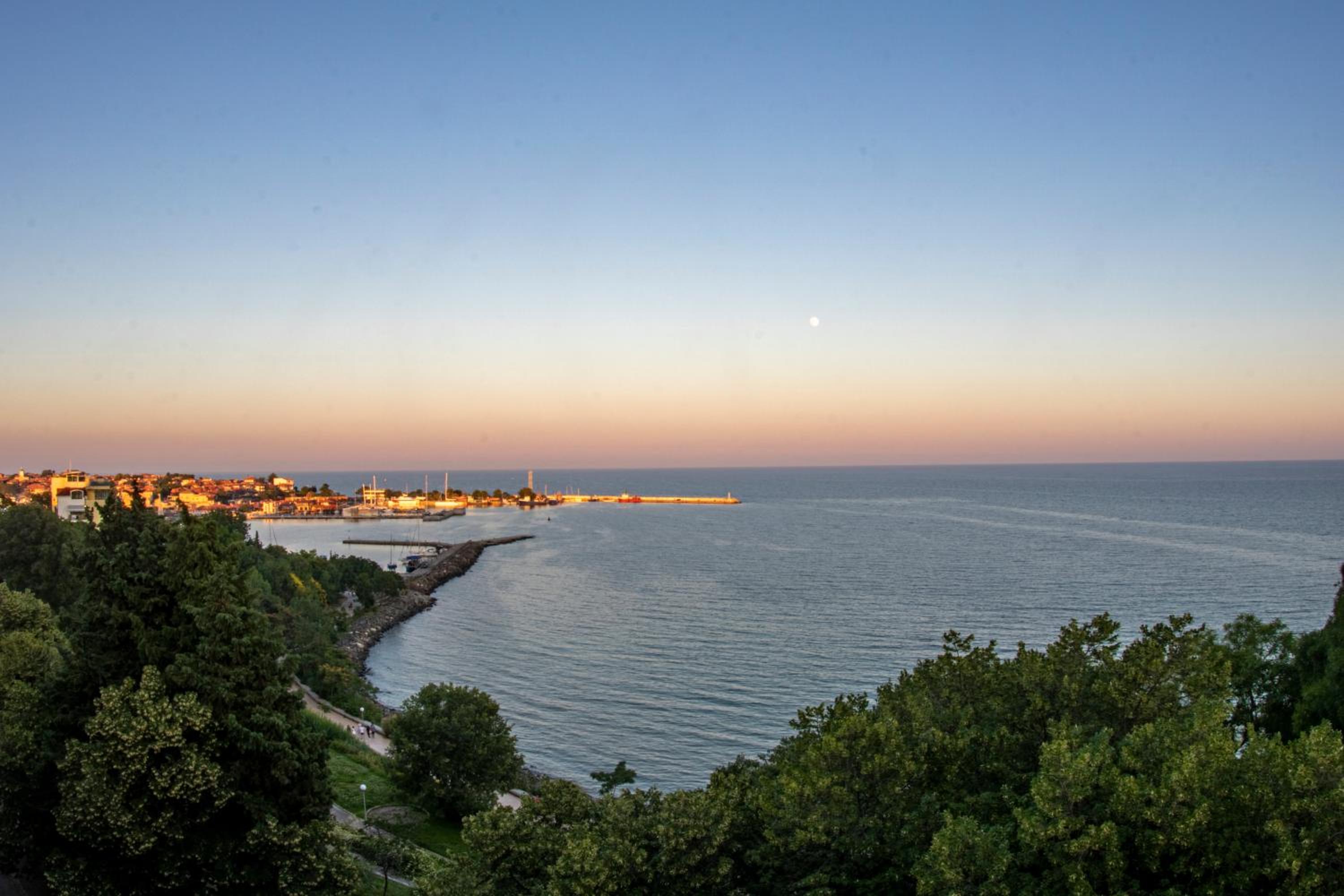 Infinity Terrace 1BR Apartment Nessebar