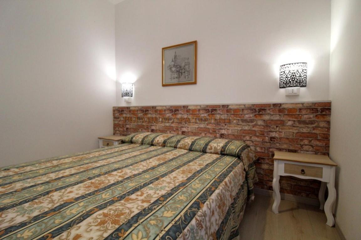 Premium Apartments Peschiera view 3
