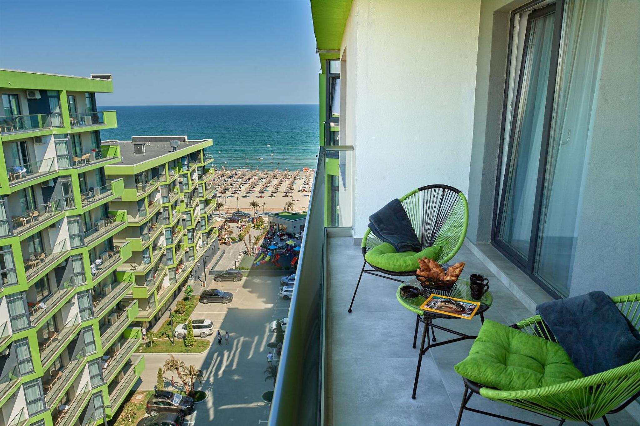 Meraki Luxury Apartment Spa n Pool Beach resort view 2