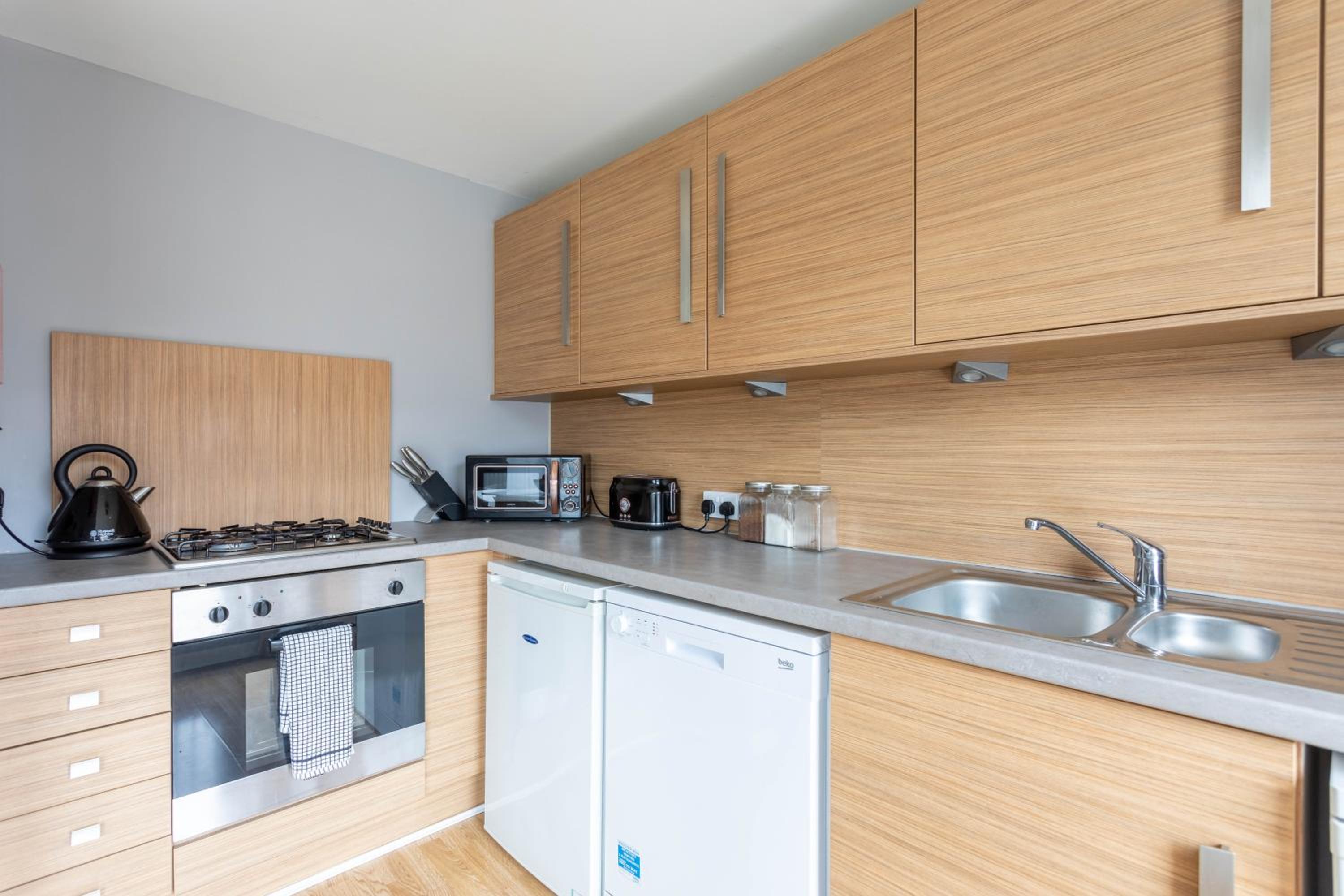 Merchant City Modern 1 Bed Executive Flat view 2